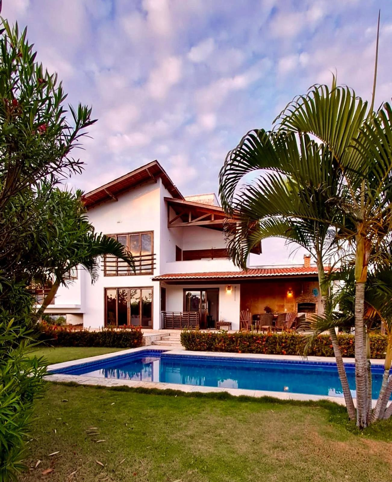 Villa Caju Knots
