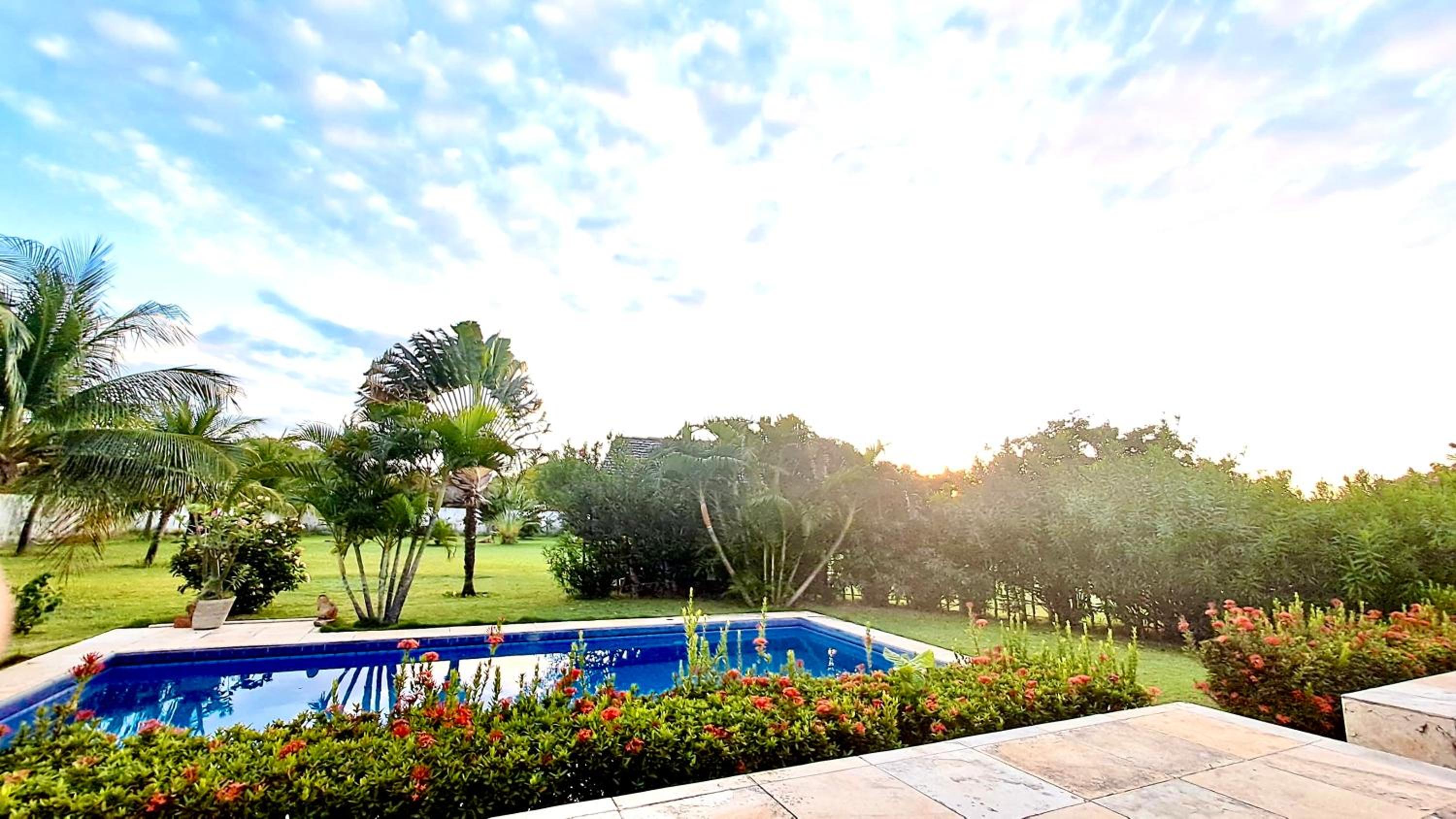 Villa Caju Knots