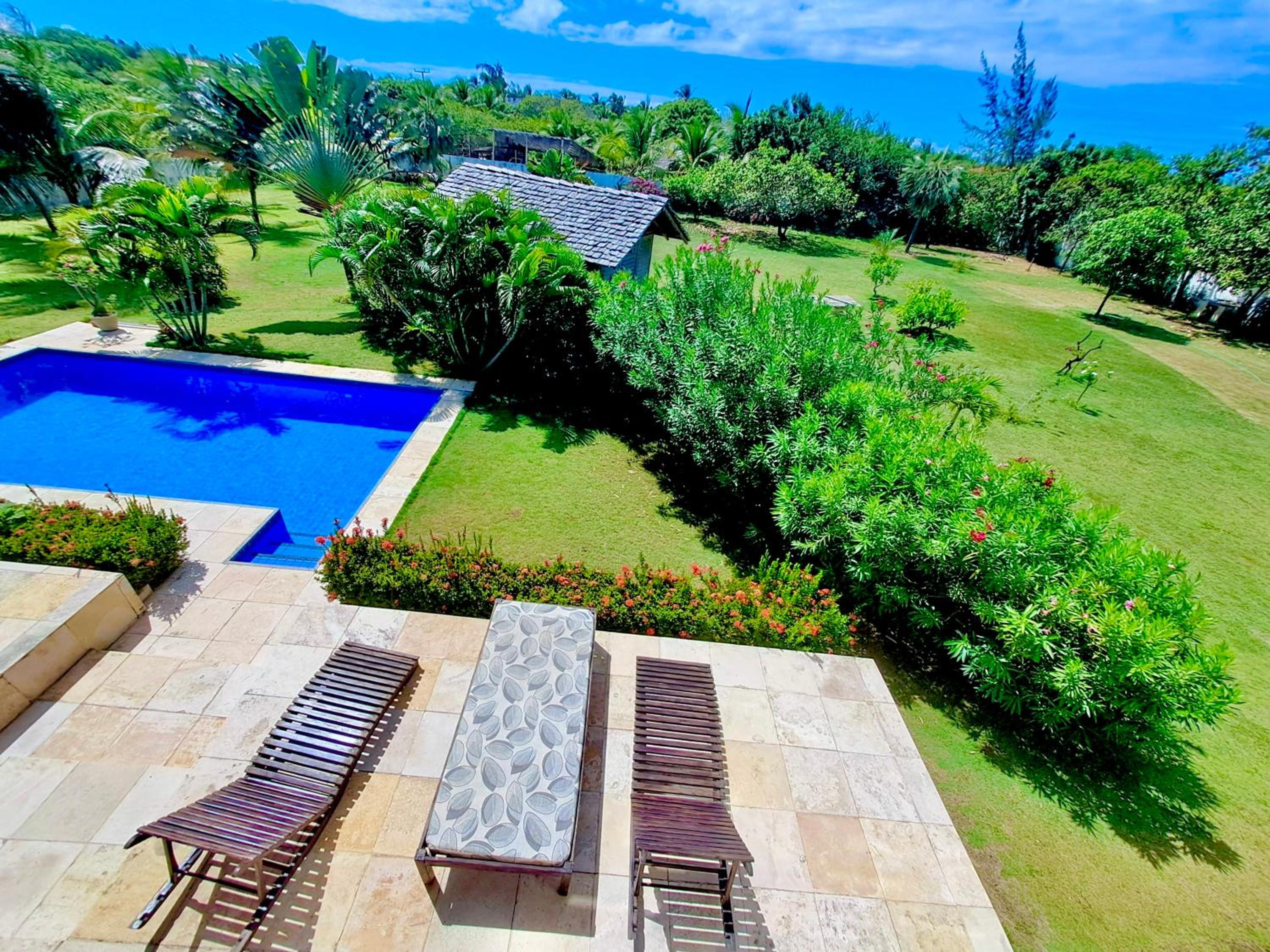 Villa Caju Knots