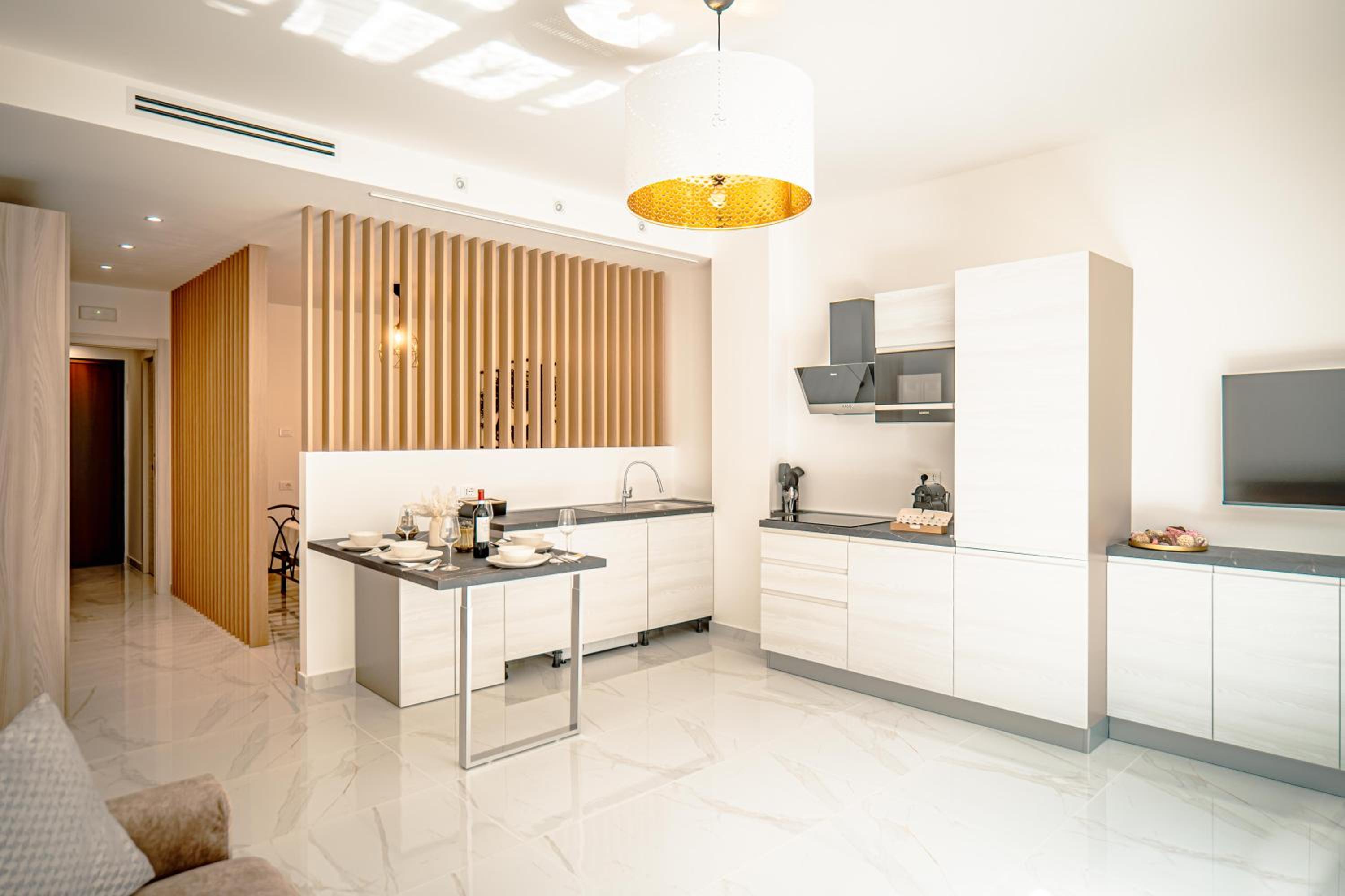 Mantovani apartament-in the heart of como view 5
