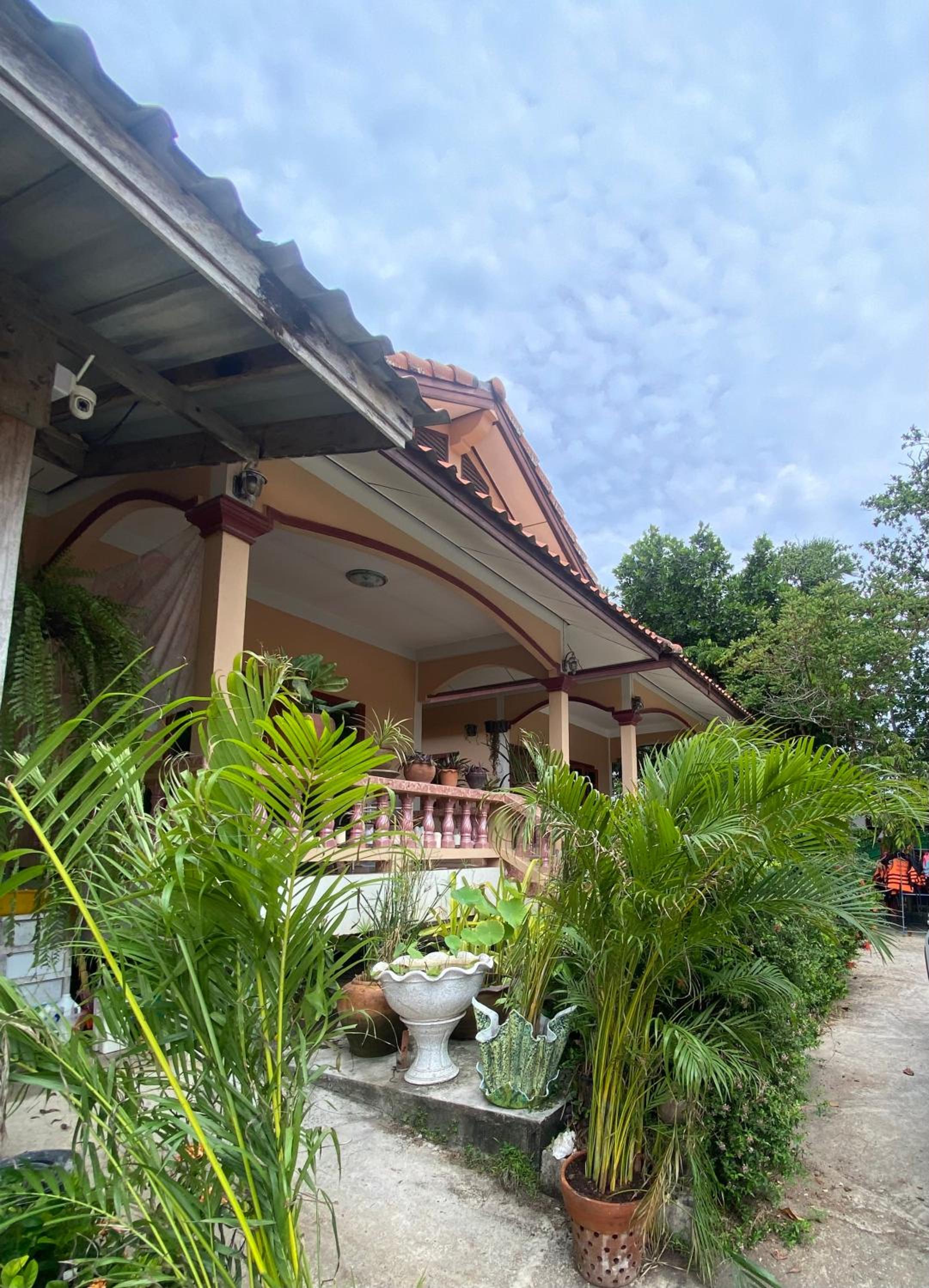 Beachfront bungalow south of Phuket
