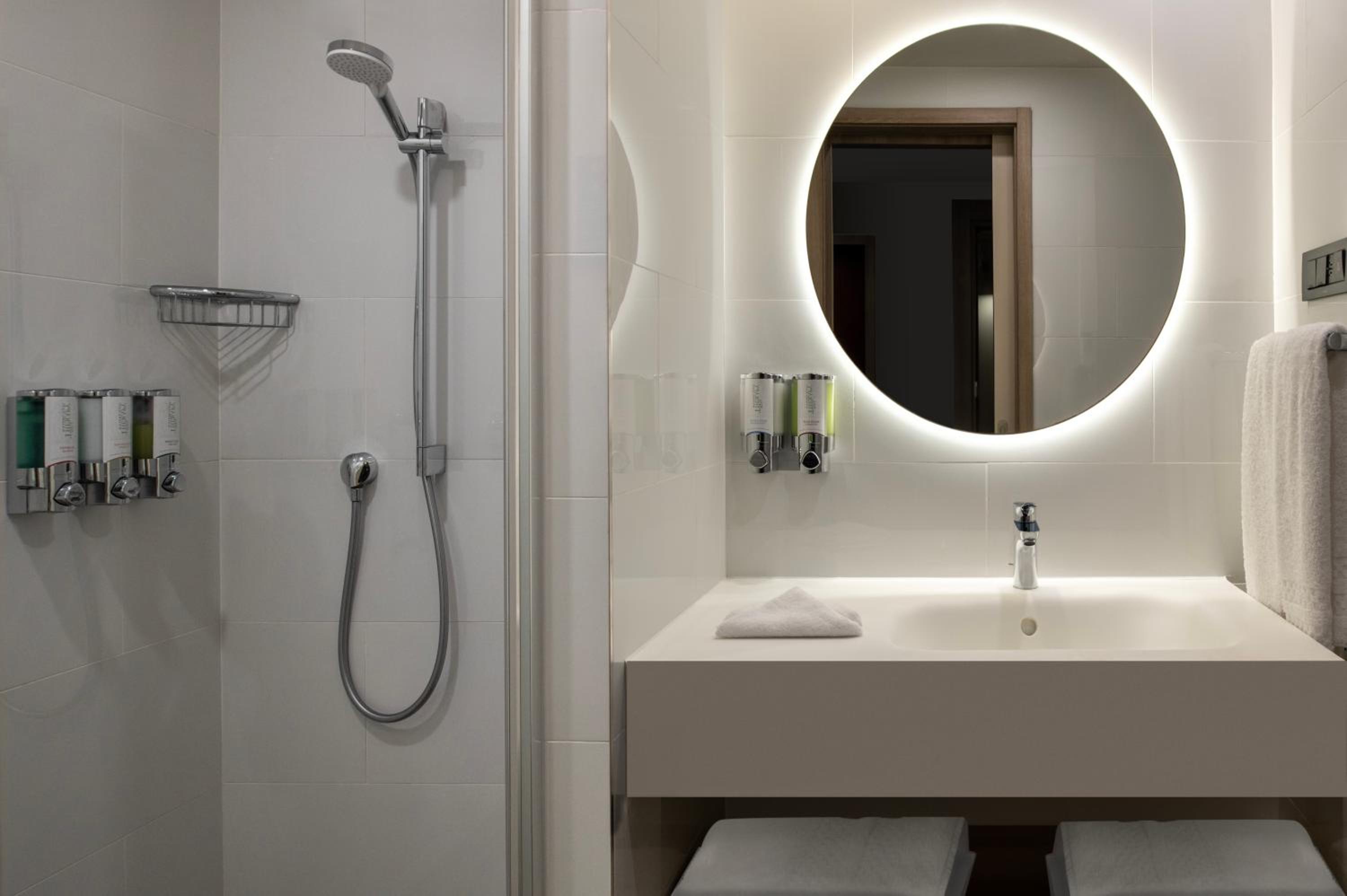 Hampton By Hilton Istanbul Merter - Image 28