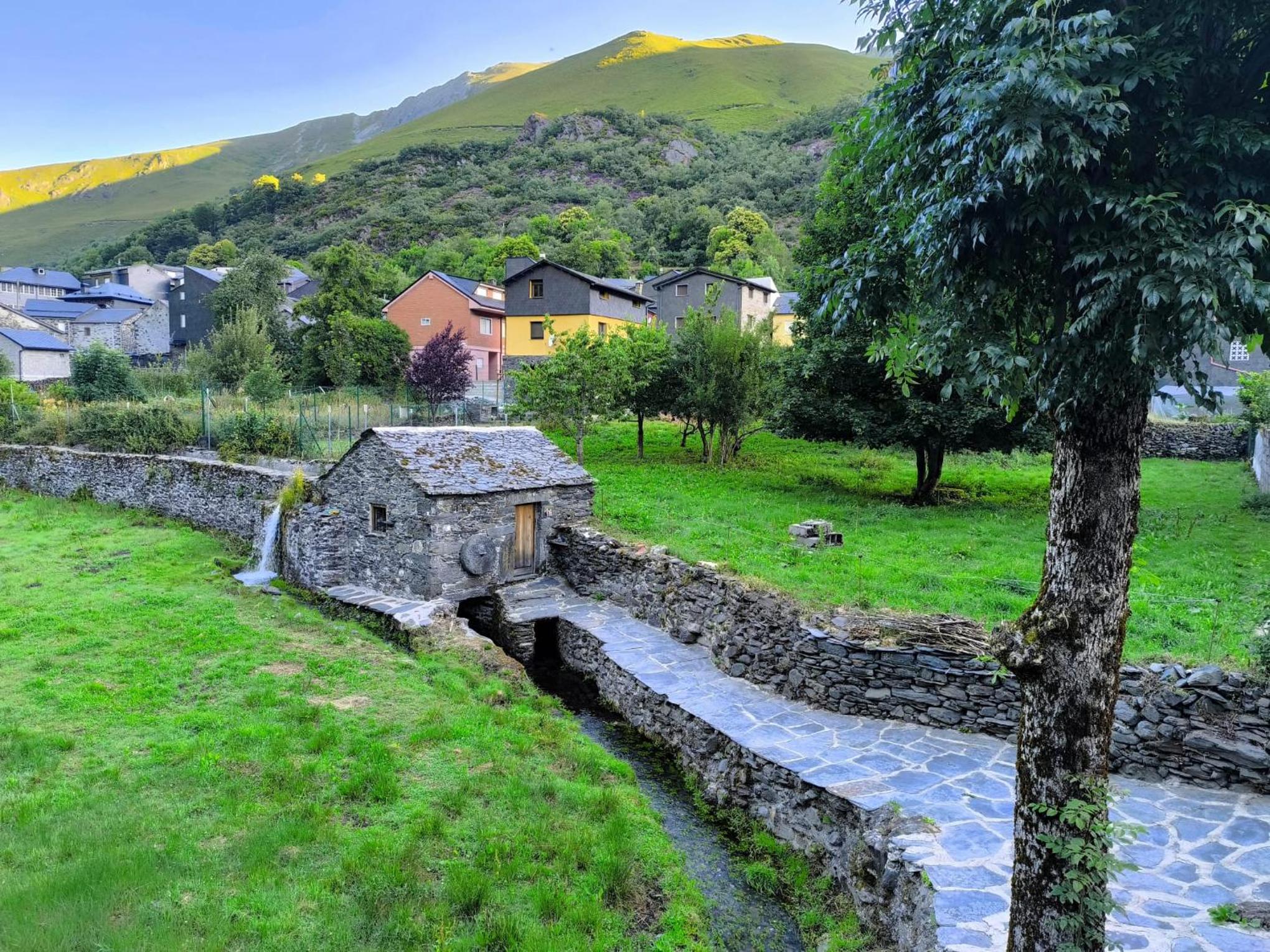 Casa Miravalles Fornela