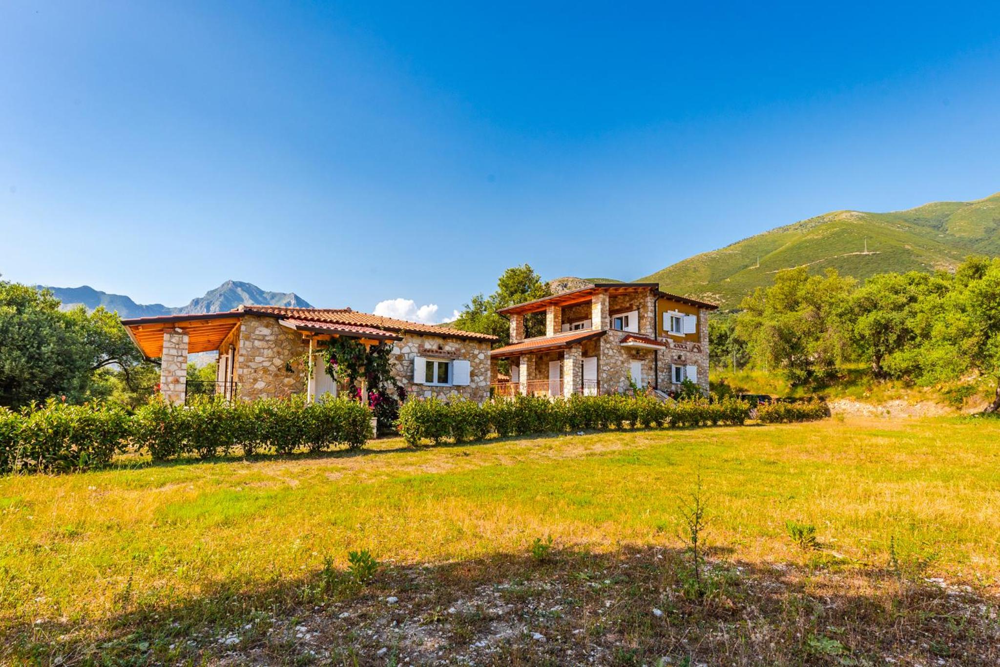 Siar The Large Villa by PikHost