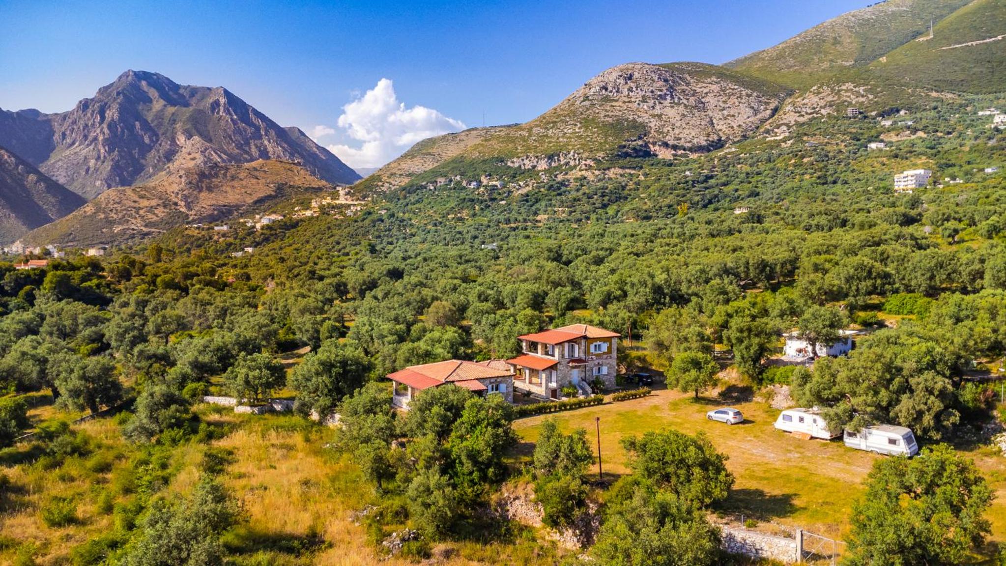 Siar The Large Villa by PikHost