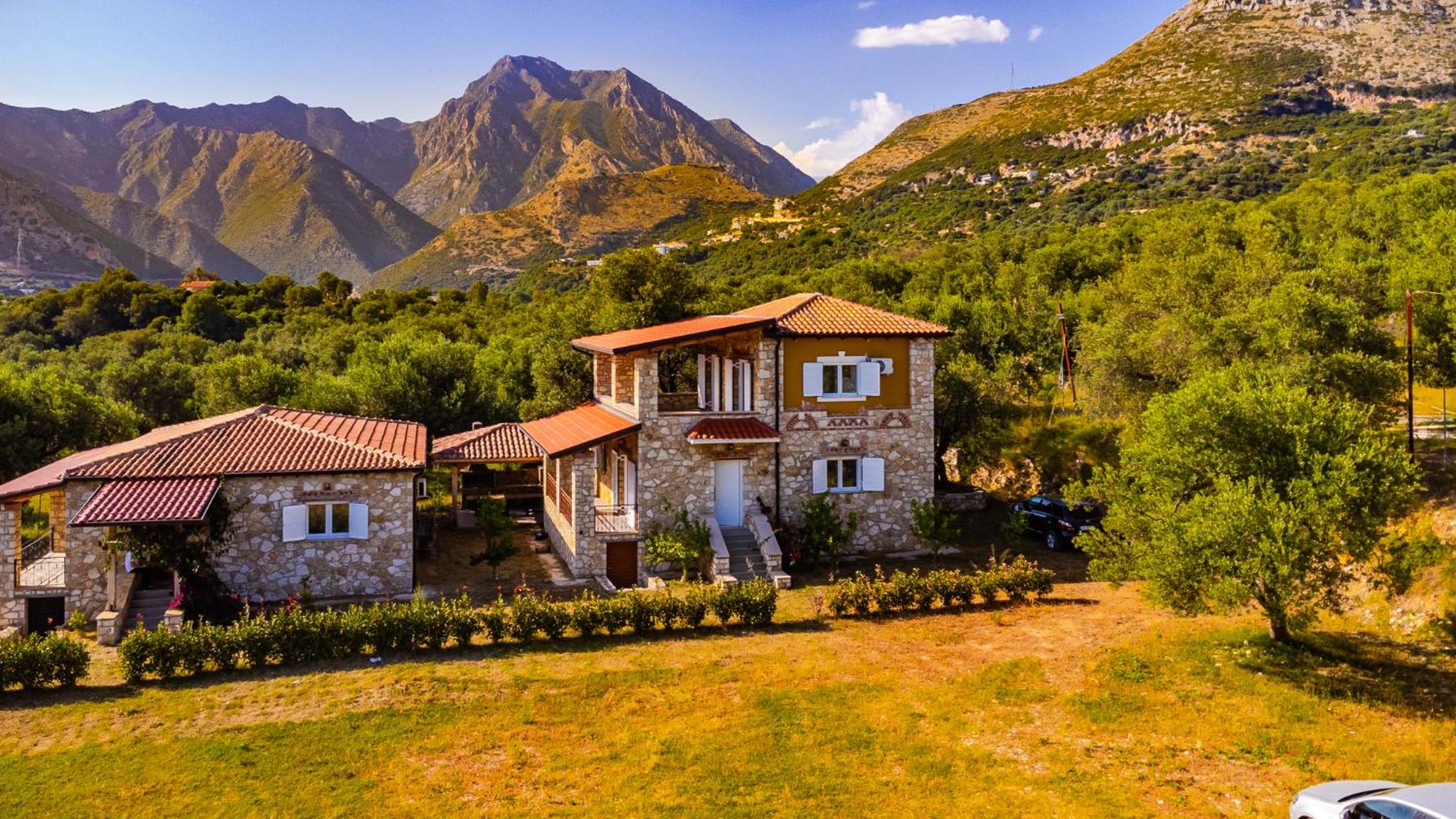 Siar The Large Villa by PikHost