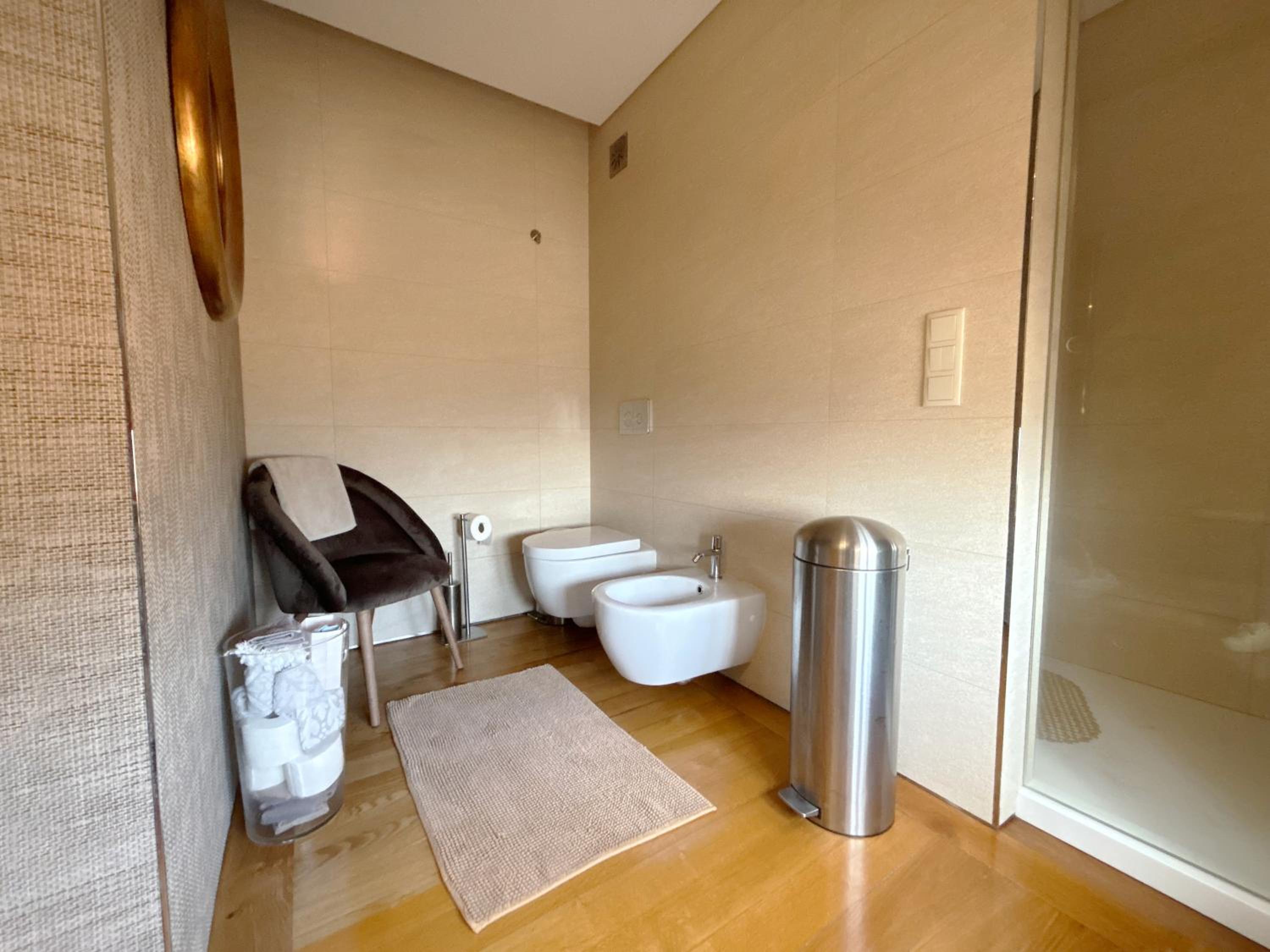 HostWise - Modern Villa & Shared Pool in Paredes, photo 45