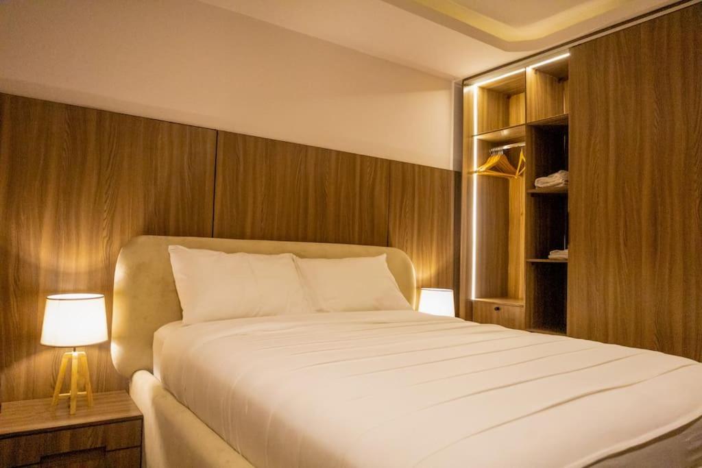 Luxury 3 Bedroom Apartment in ikoyi view 5