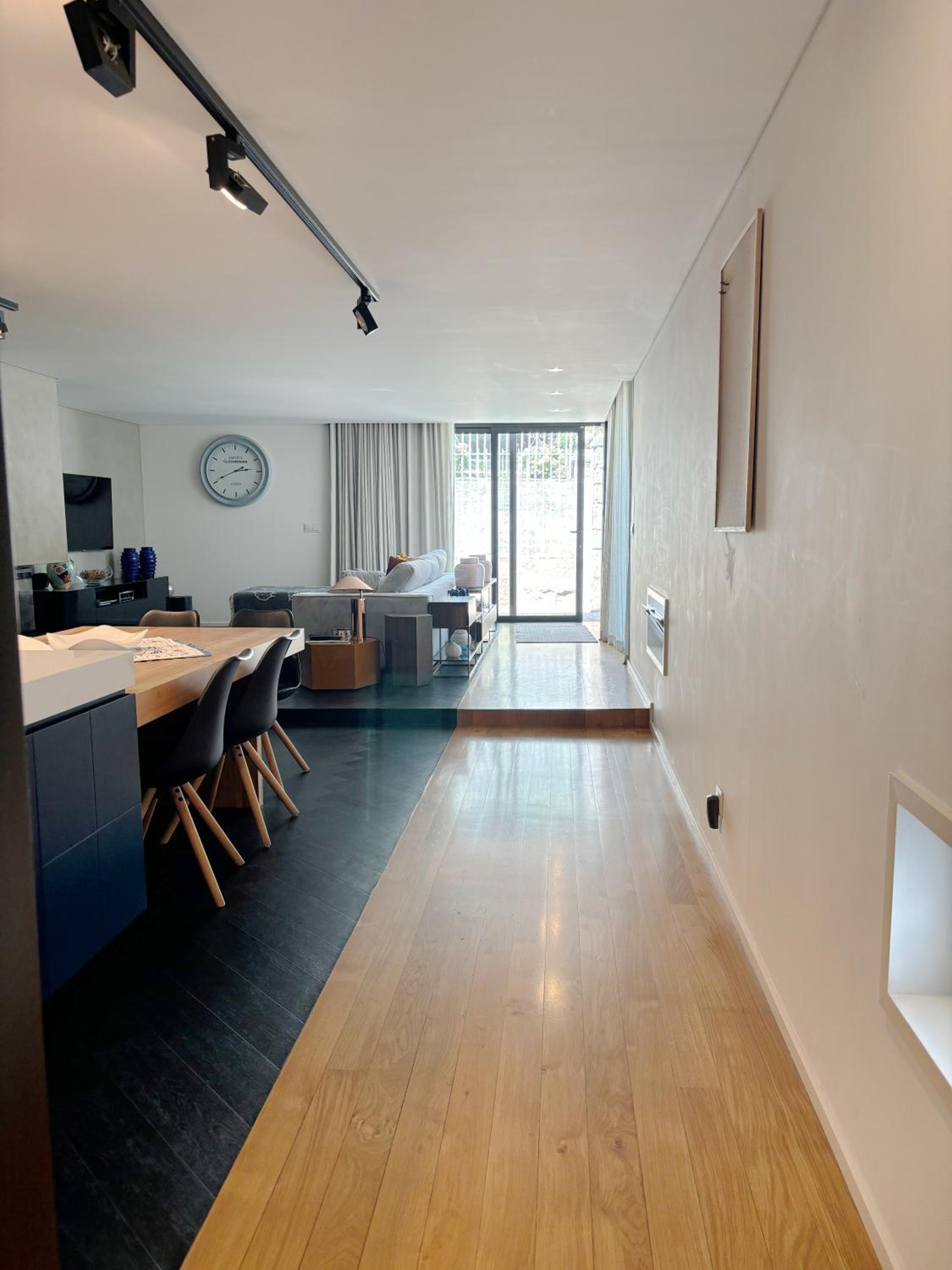 HostWise - Modern Villa & Shared Pool in Paredes