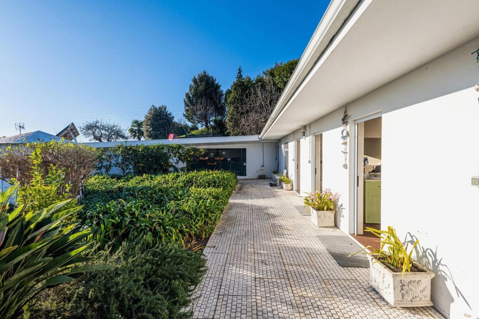 HostWise - Modern Villa & Shared Pool in Paredes, photo 42