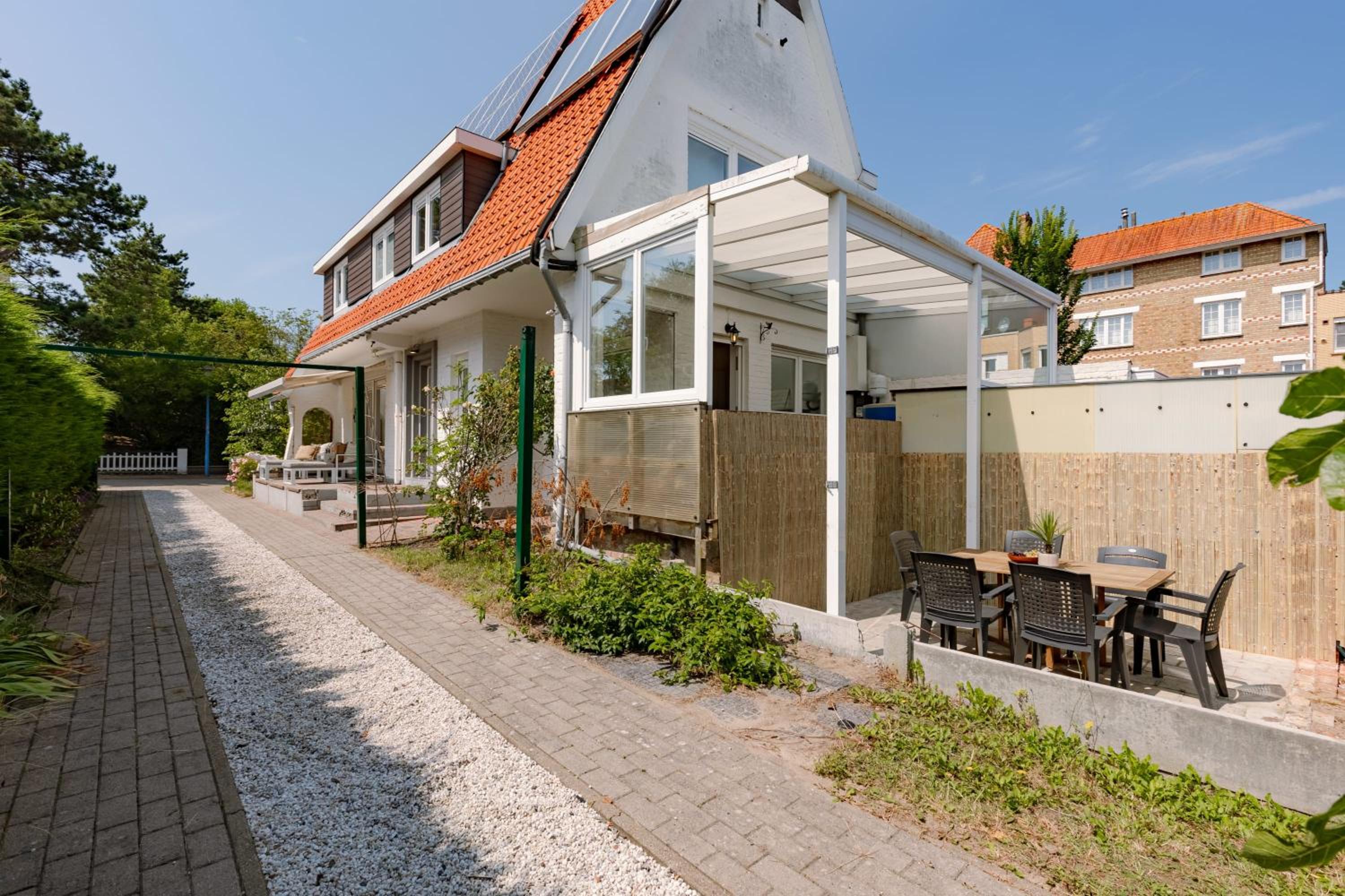 Charming sea-side holiday villa in Koksijde