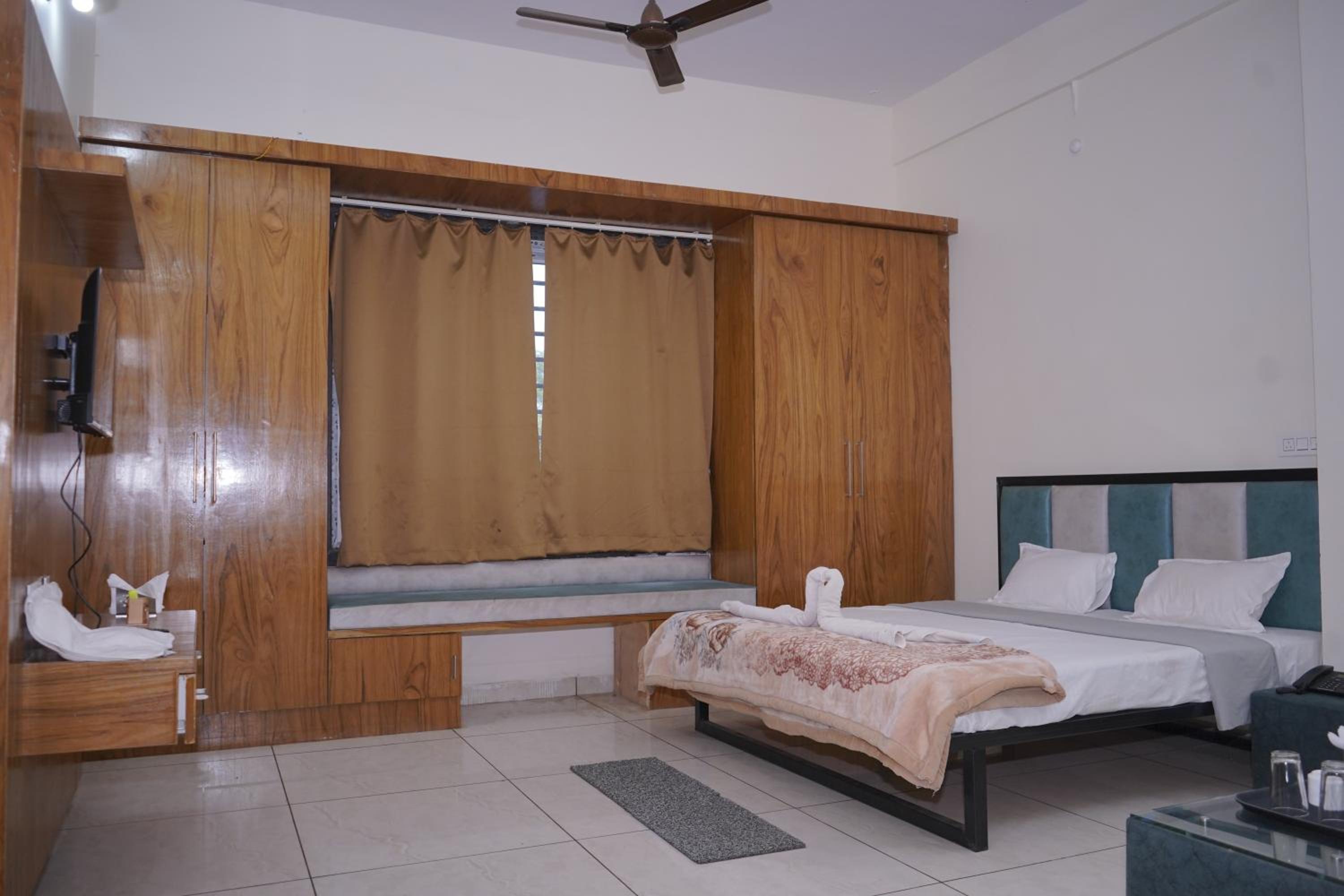 Hotel Brij Palace view 2