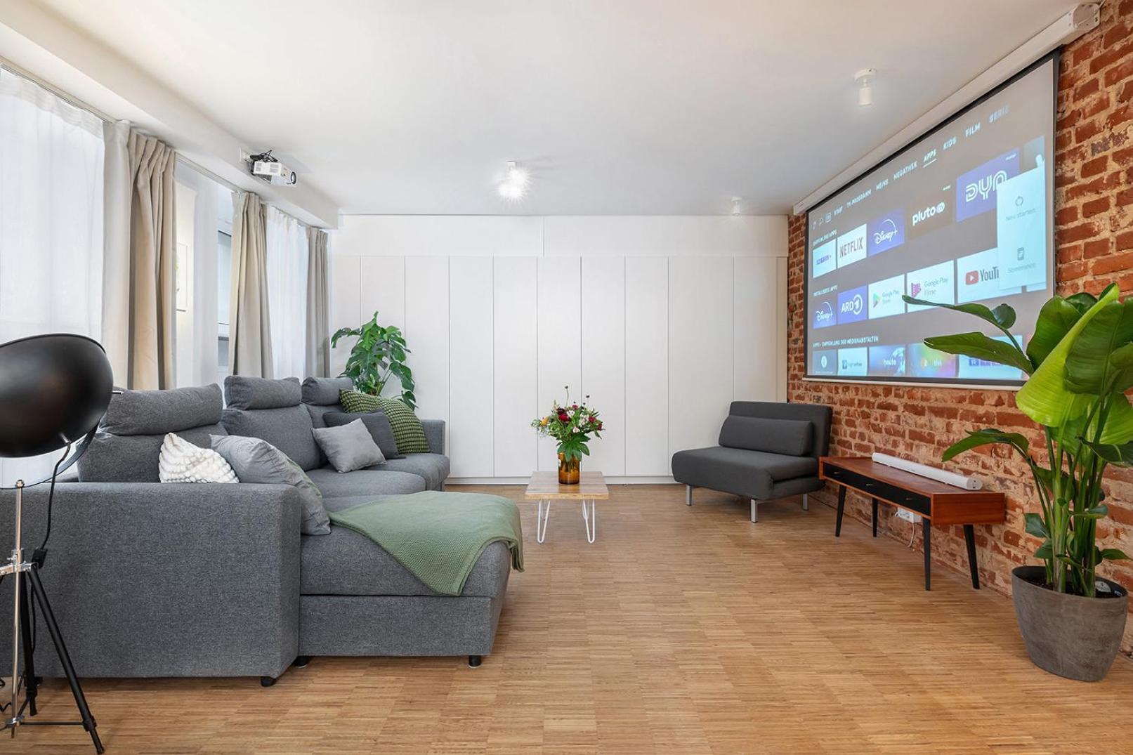 Stylish Apartment with Home Cinema, 2-Min Tram