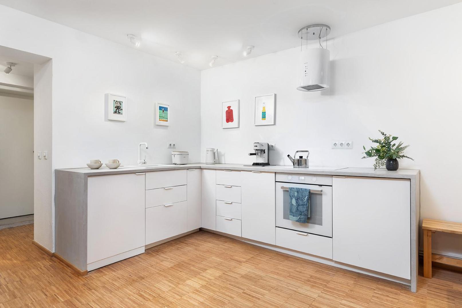 Stylish Apartment with Home Cinema, 2-Min Tram