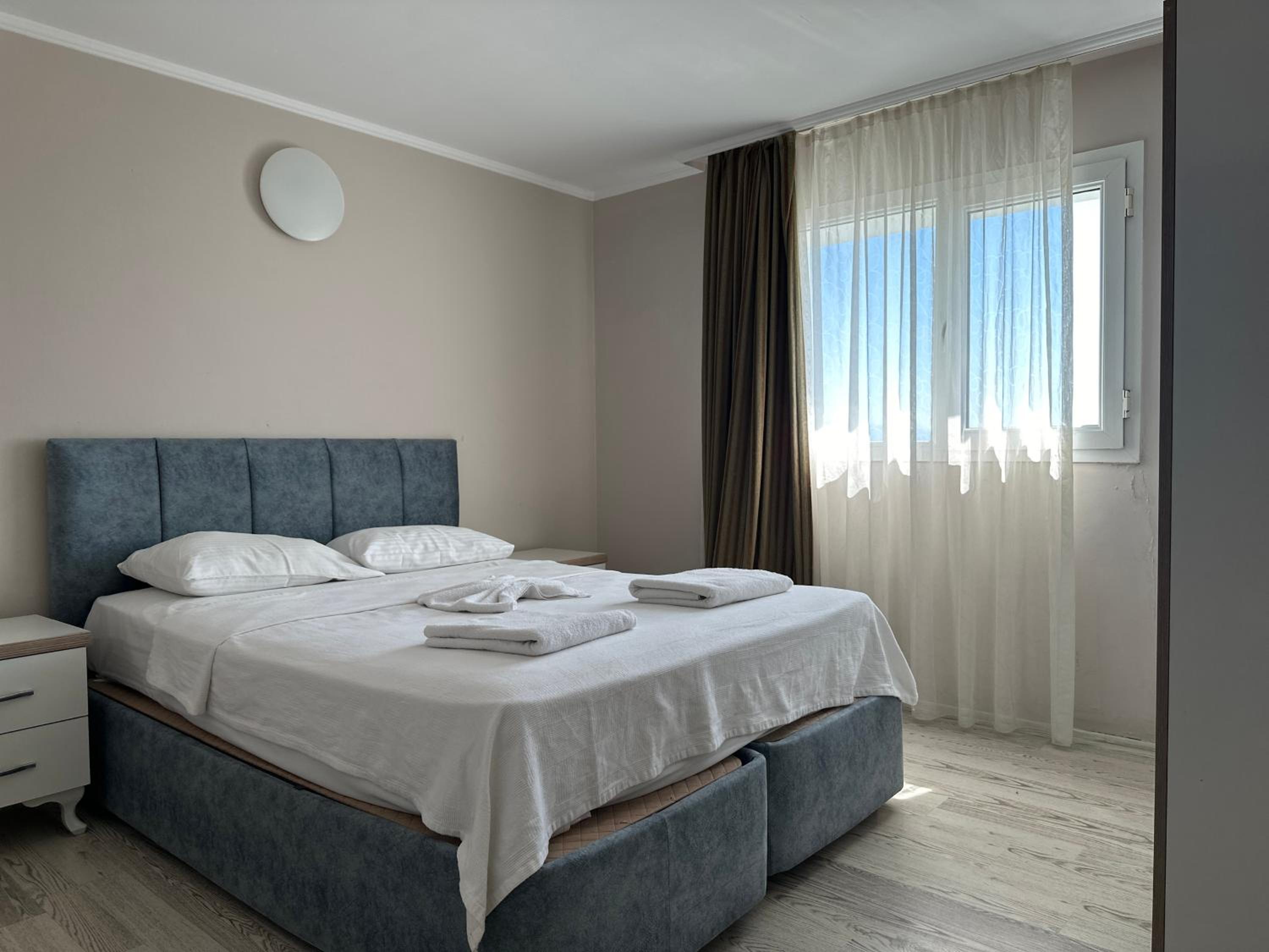 Silver Tower Residence - Image 43