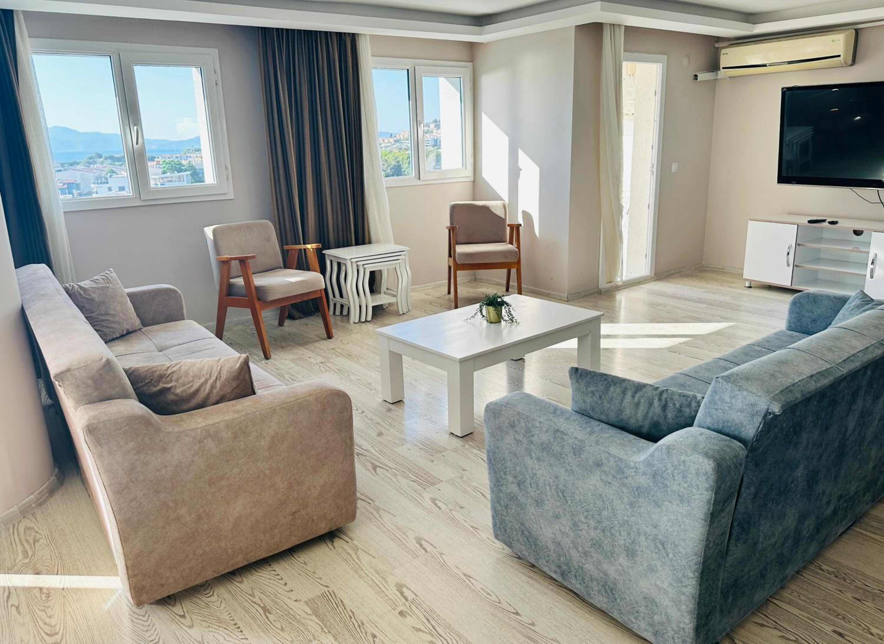 Silver Tower Residence - Image 44