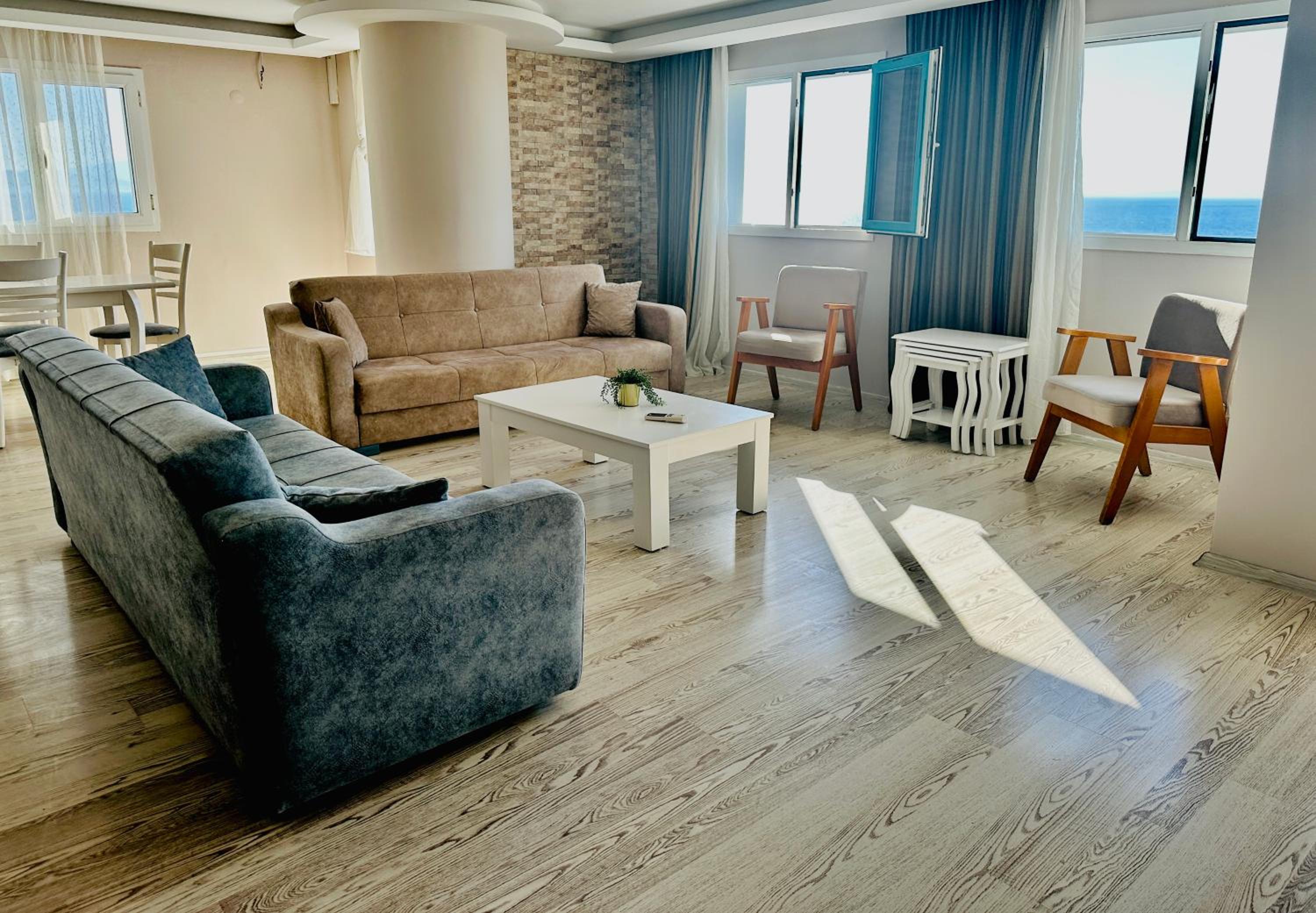 Silver Tower Residence - Image 45