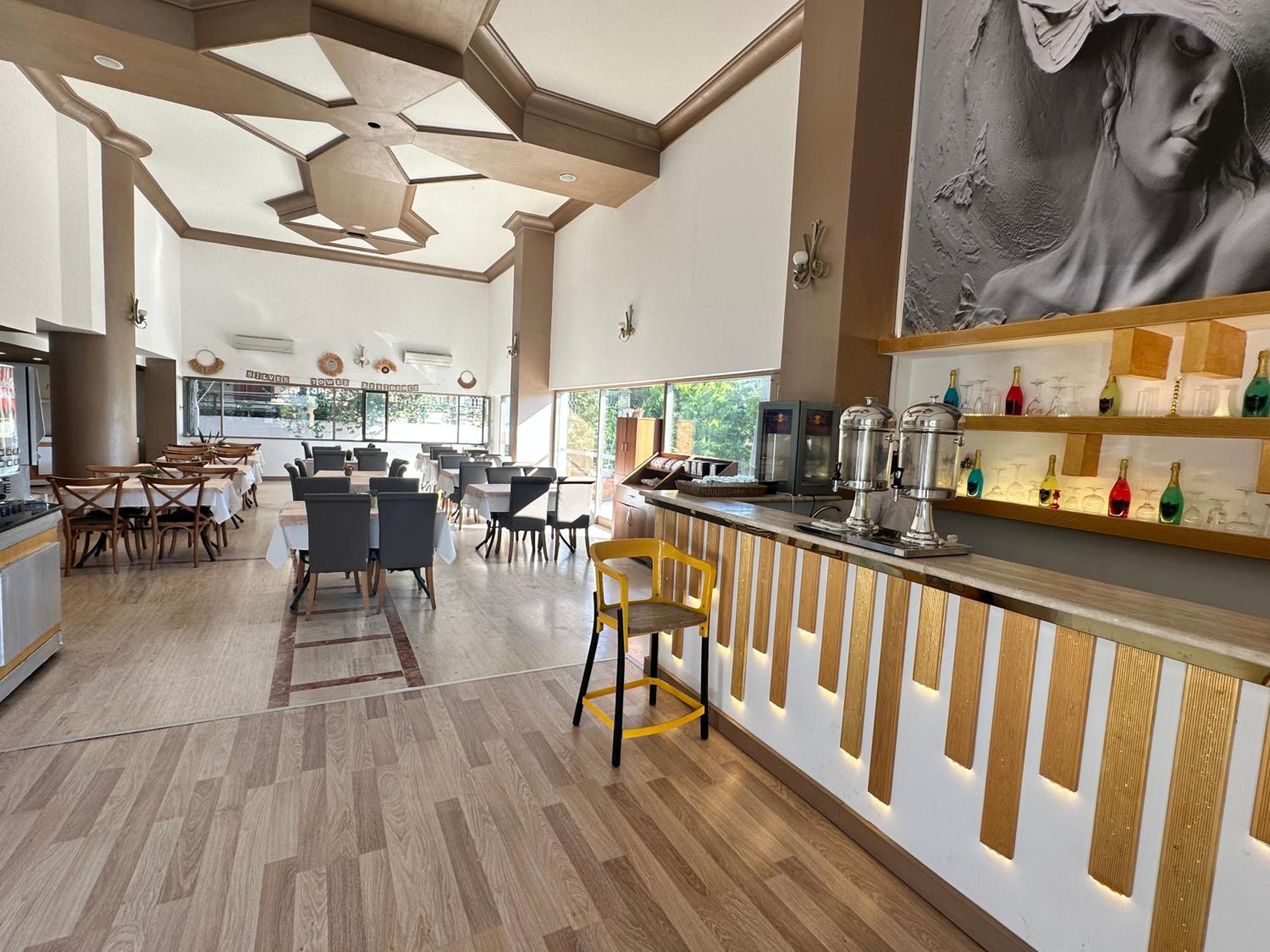 Silver Tower Residence - Image 48