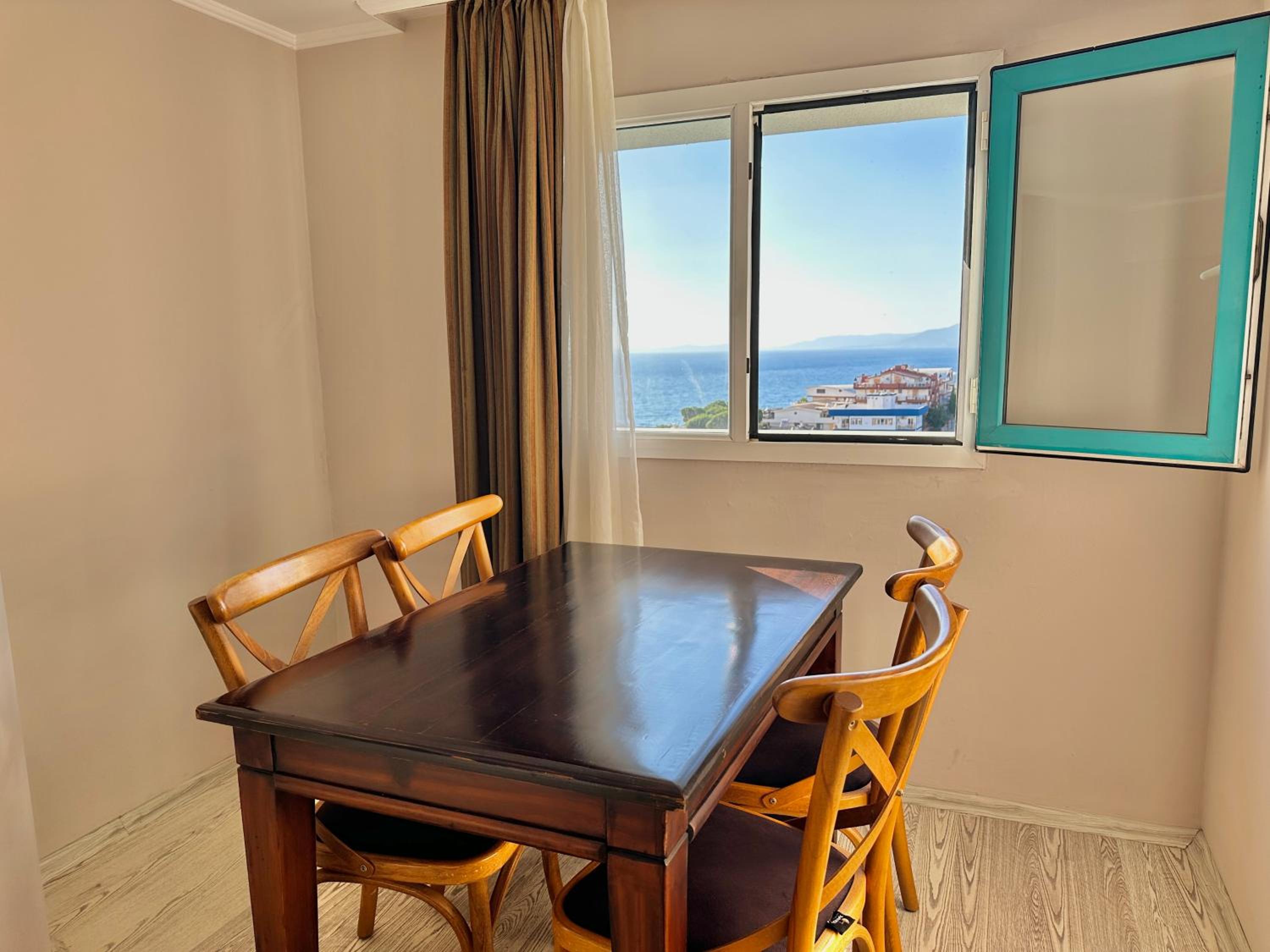 Silver Tower Residence - Image 50