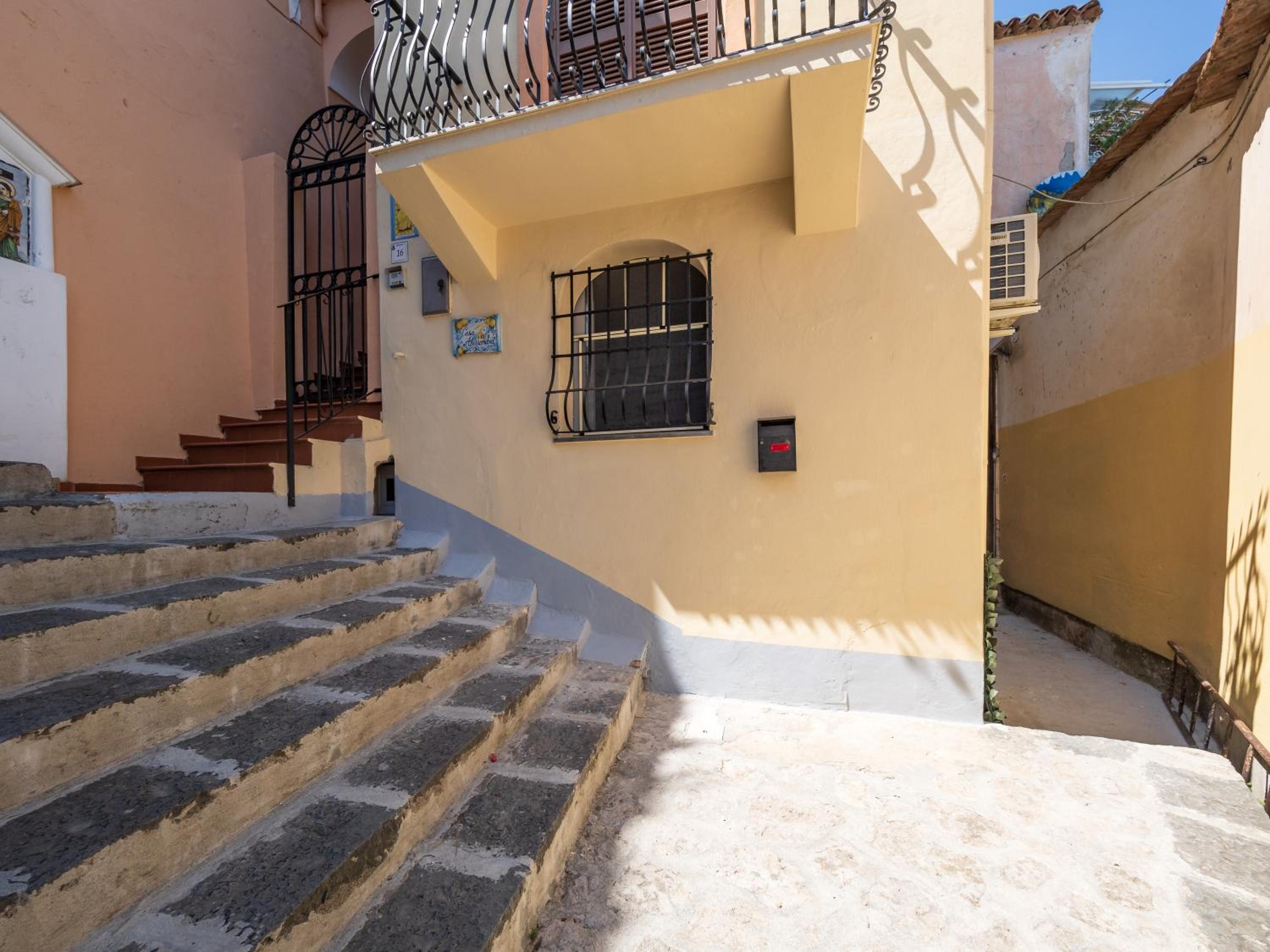 Camilla House - De Vivo Realty Positano view 2