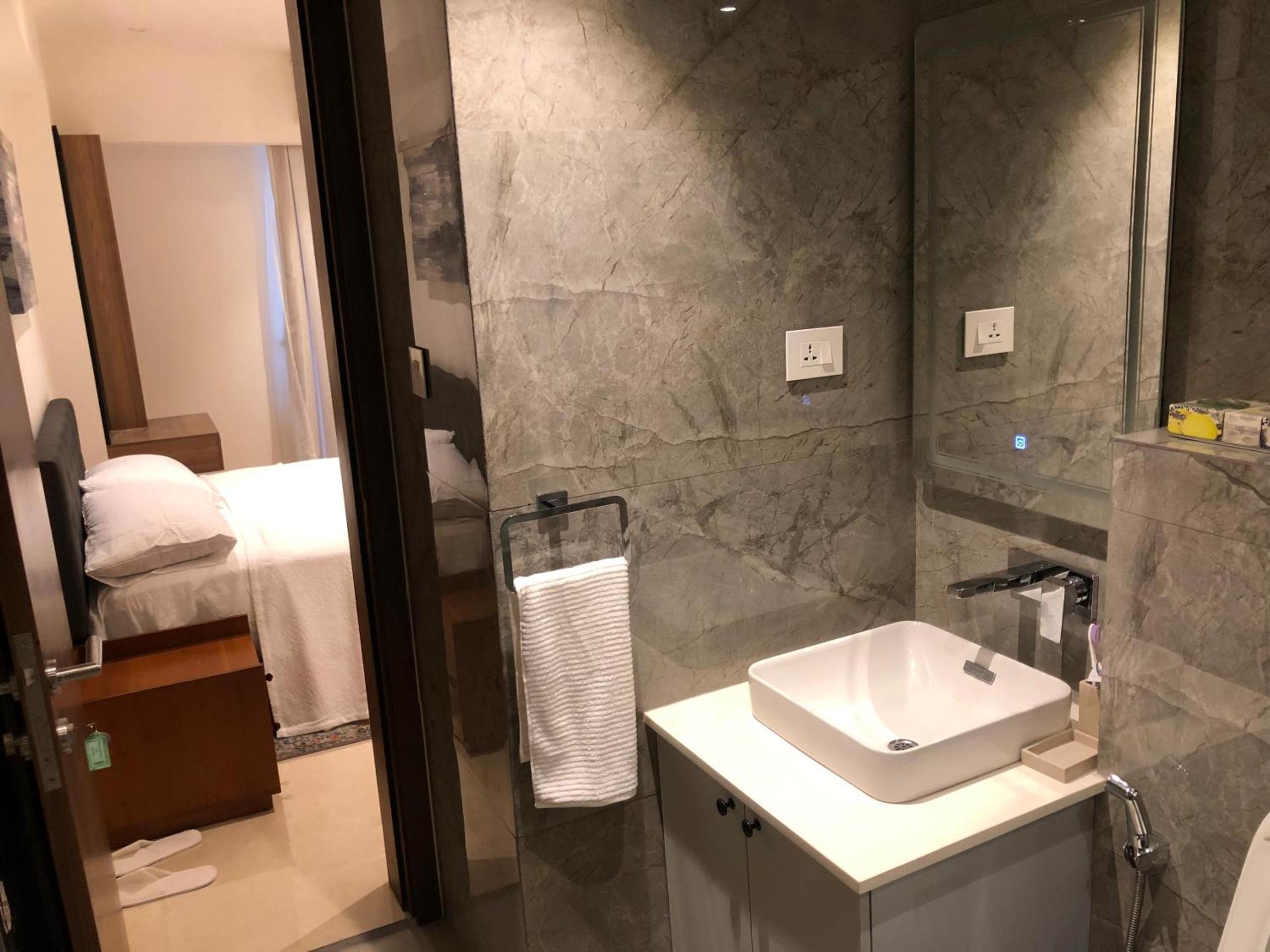 Solaris Apartment