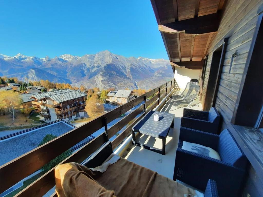 LE TORRENT, duplex au centre, calme avec deux chambres à coucher et terrasse vue montagne pour 4 personnes
