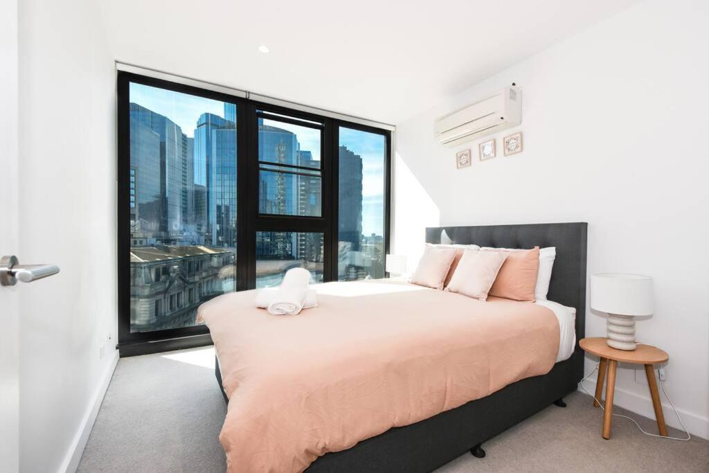 74D 2 Bedroom Apt near Yara river city view with Free Parking