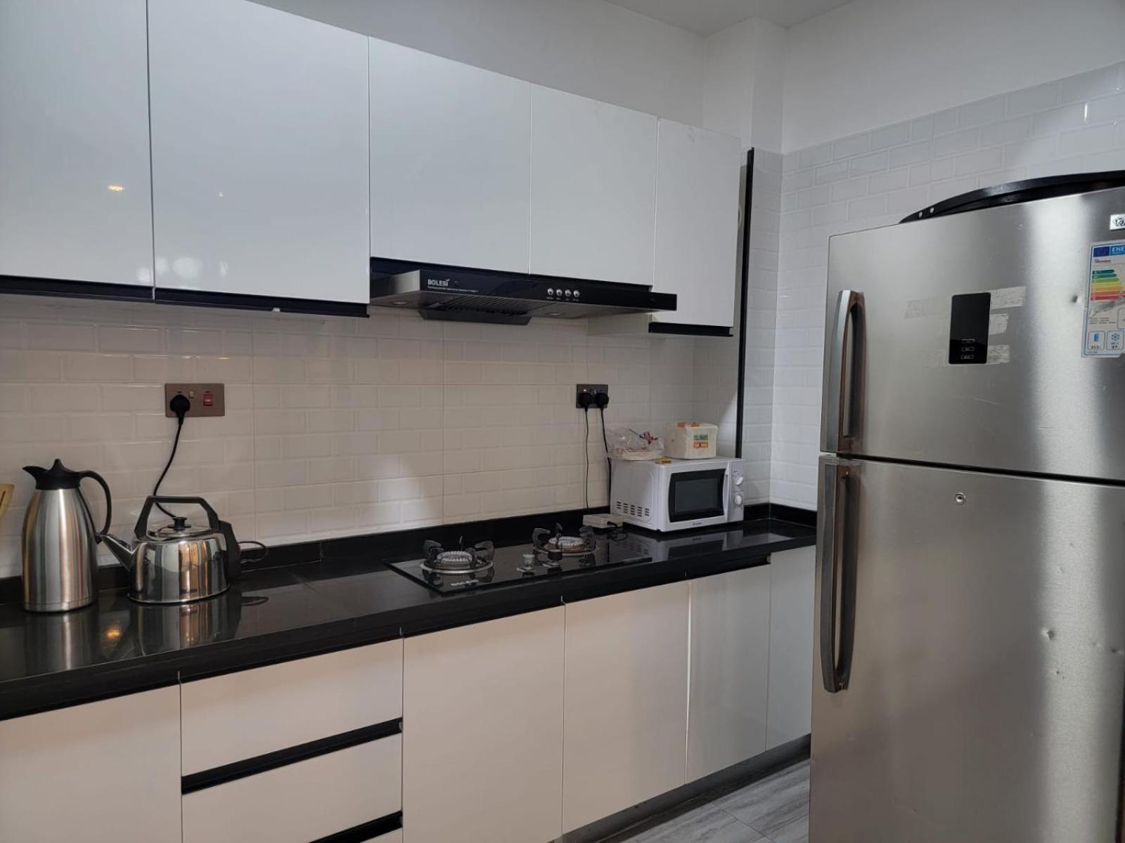The modern three bedroom with perfect unbeatable city views view 2