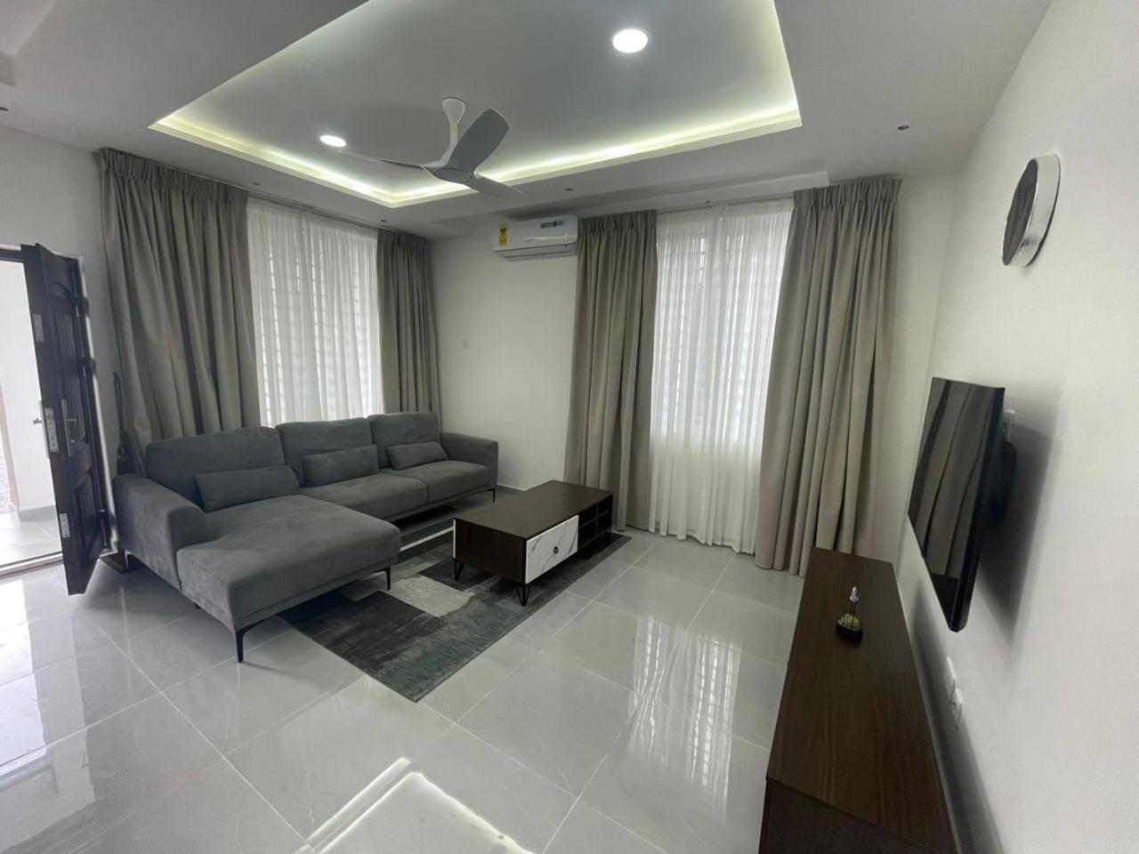 Stylish 1 Bedroom Apartment view 4