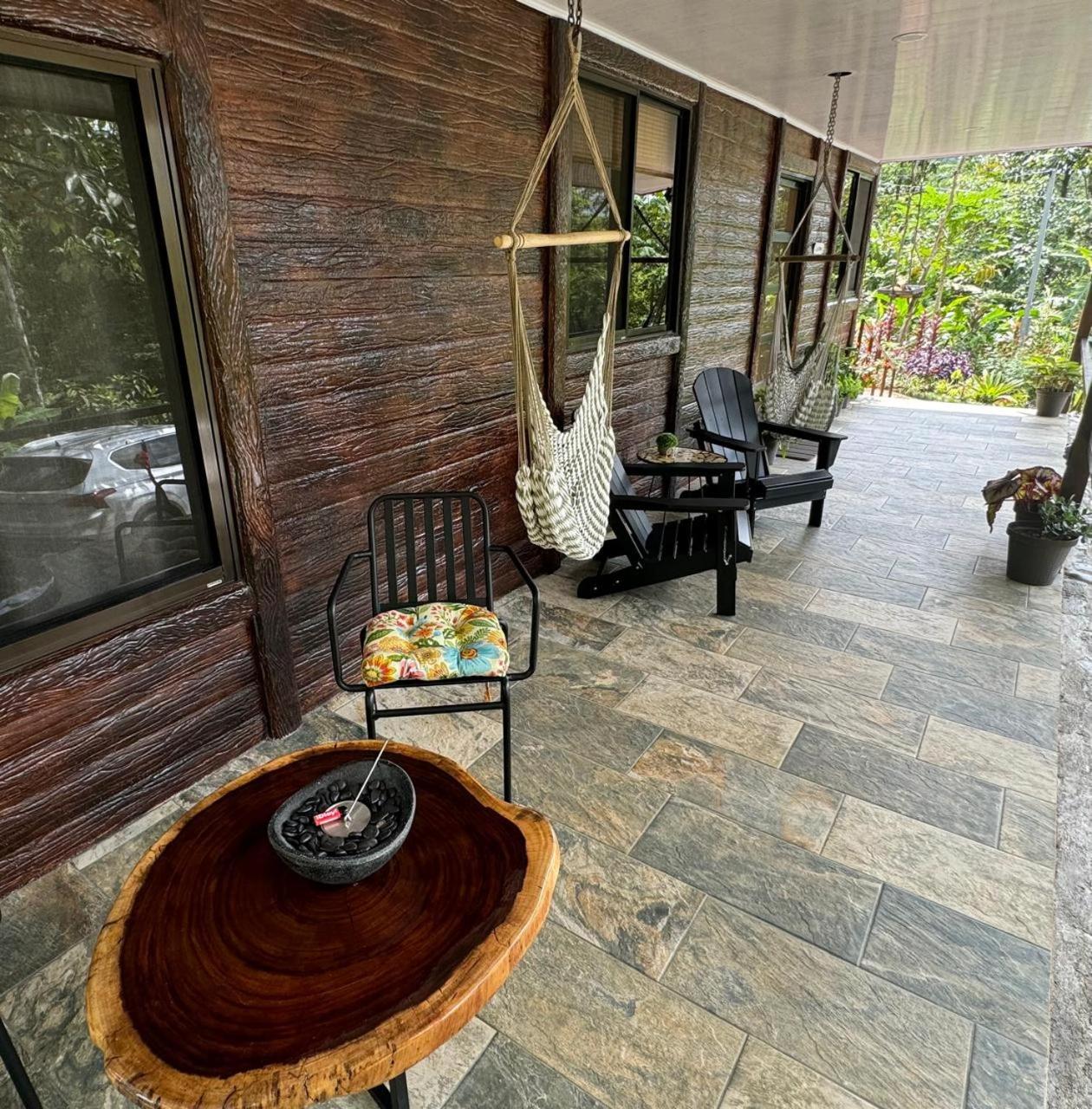 Casa Familia Rio Celeste