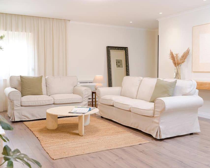Anna's Blloku Apartment