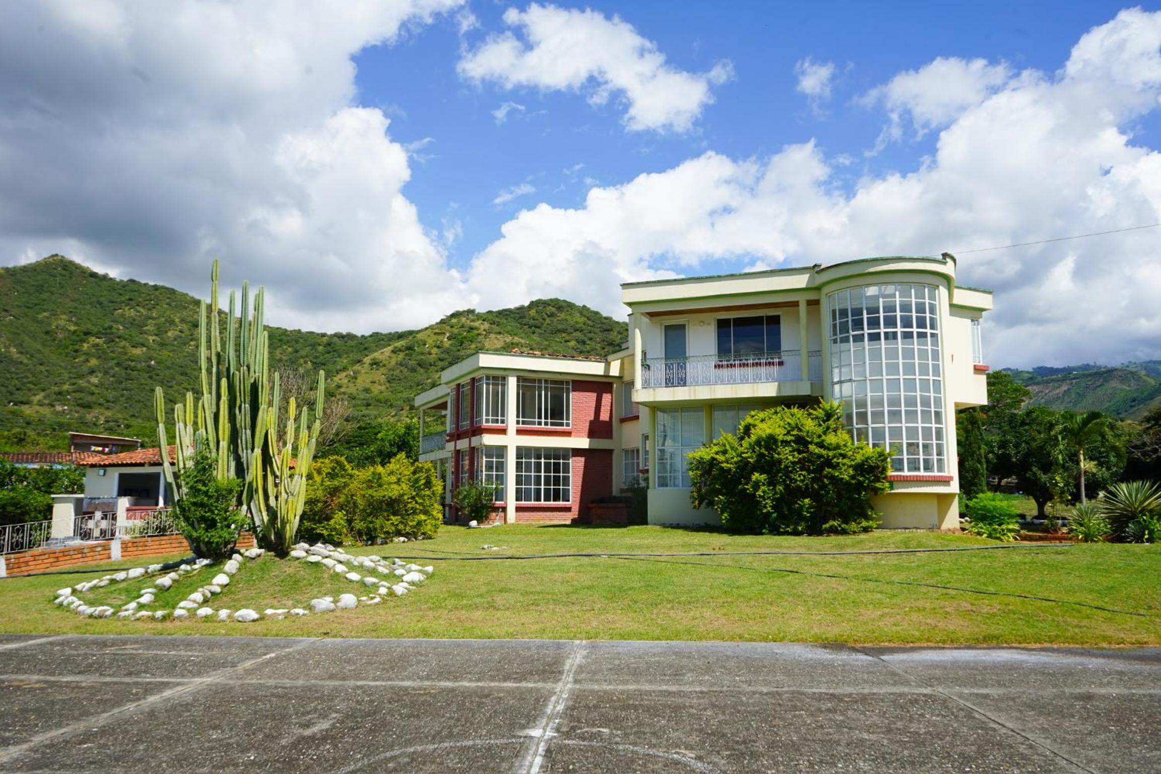 Finca tres colinas
