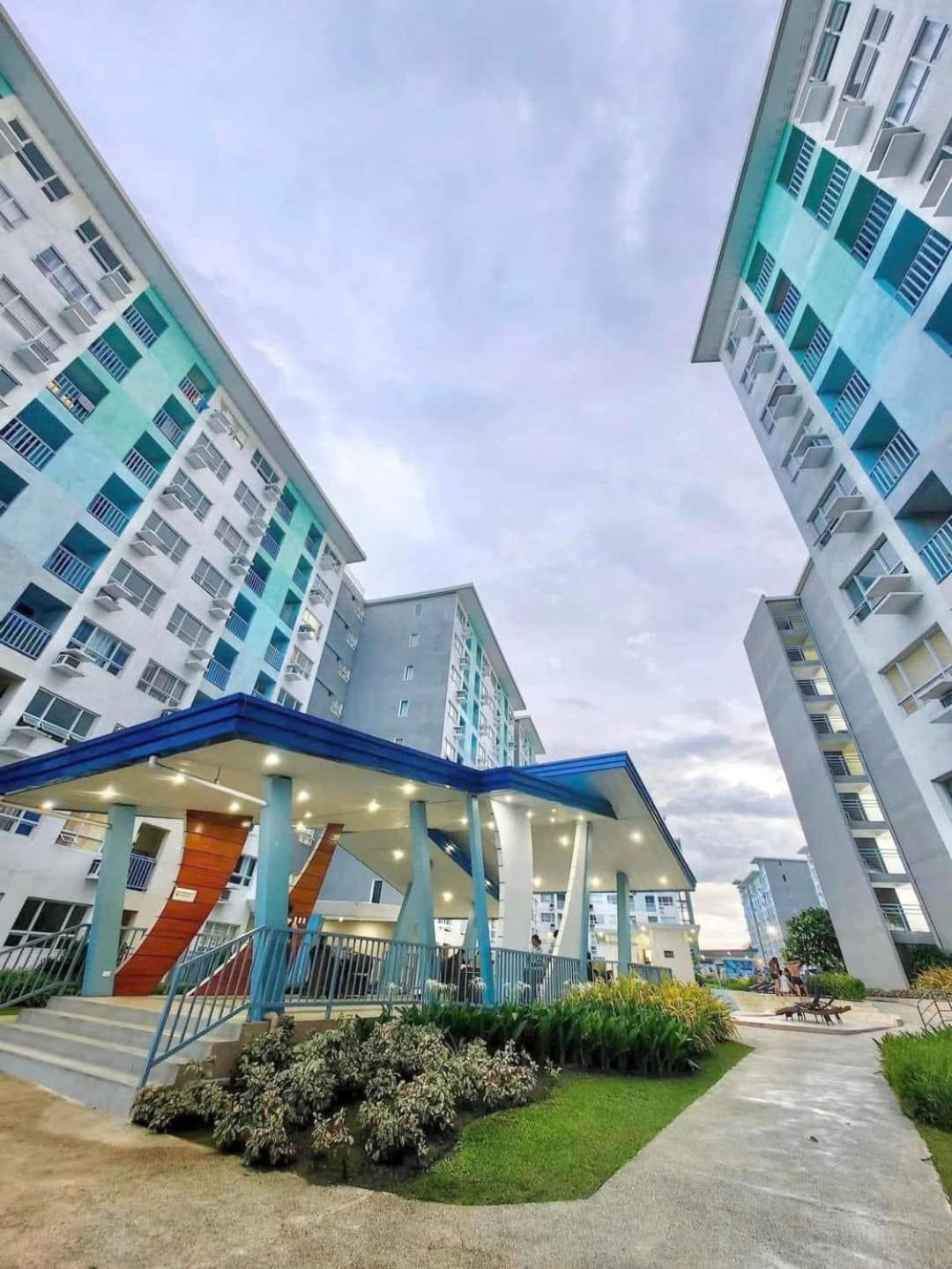 DB Suites - Seawind Condominium Davao view 3