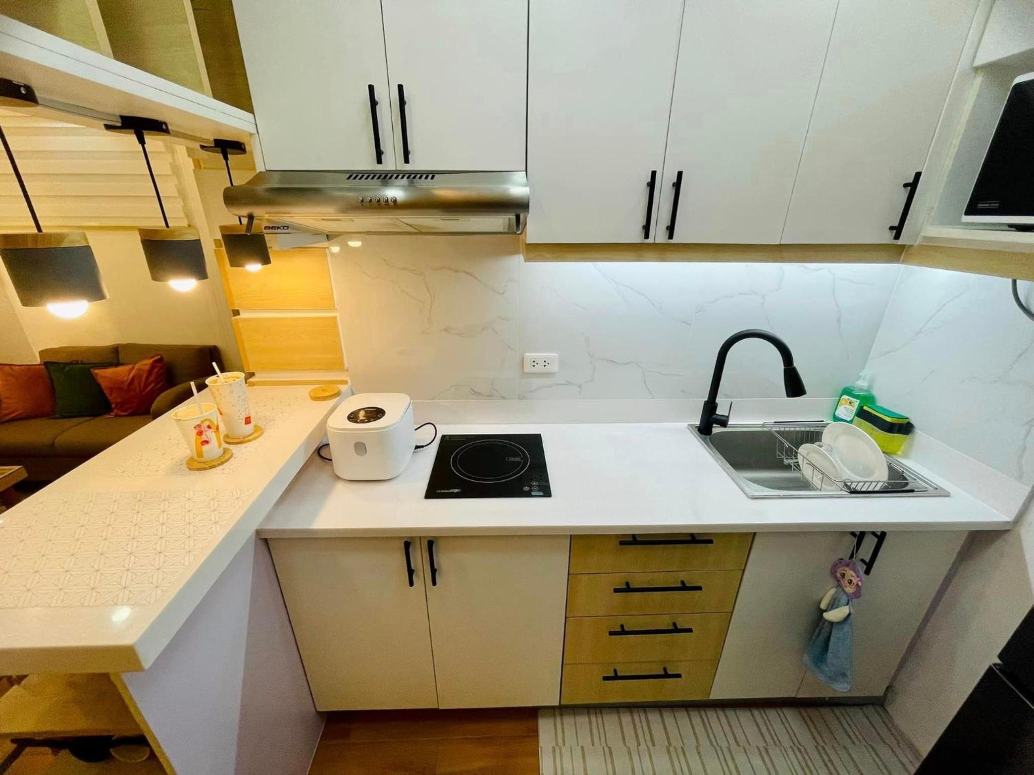 DB Suites - Seawind Condominium Davao view 4