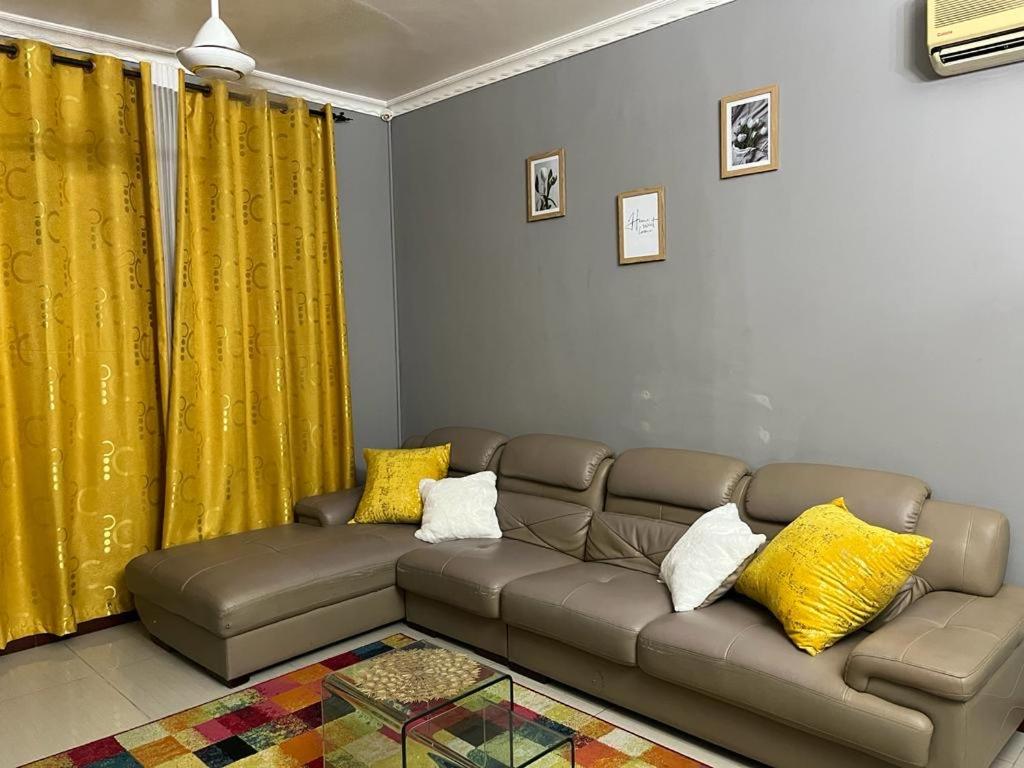 Queens one bedroom Apartment view 4