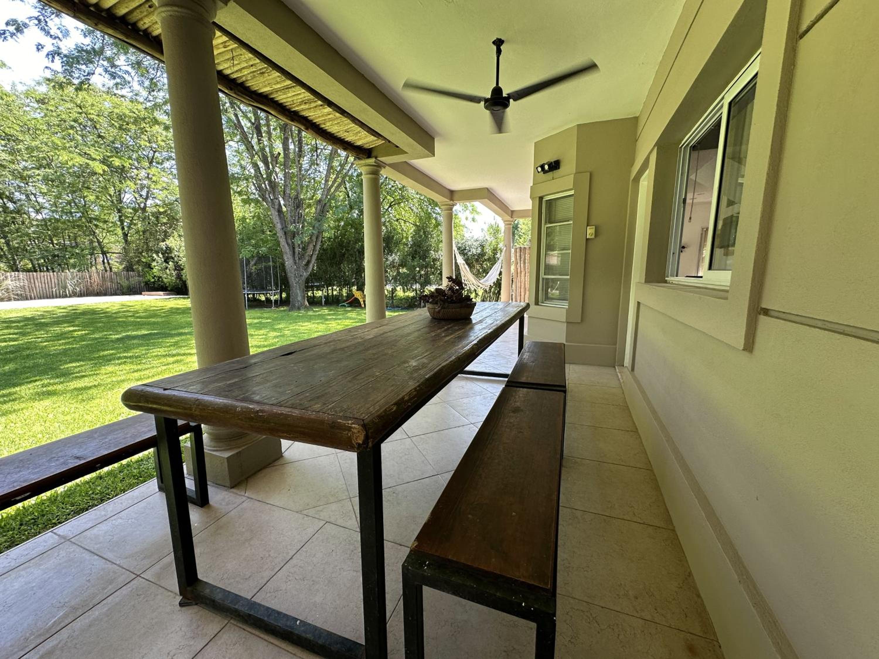 Excelente Casa en Country, Gran Parque y Piscina!
