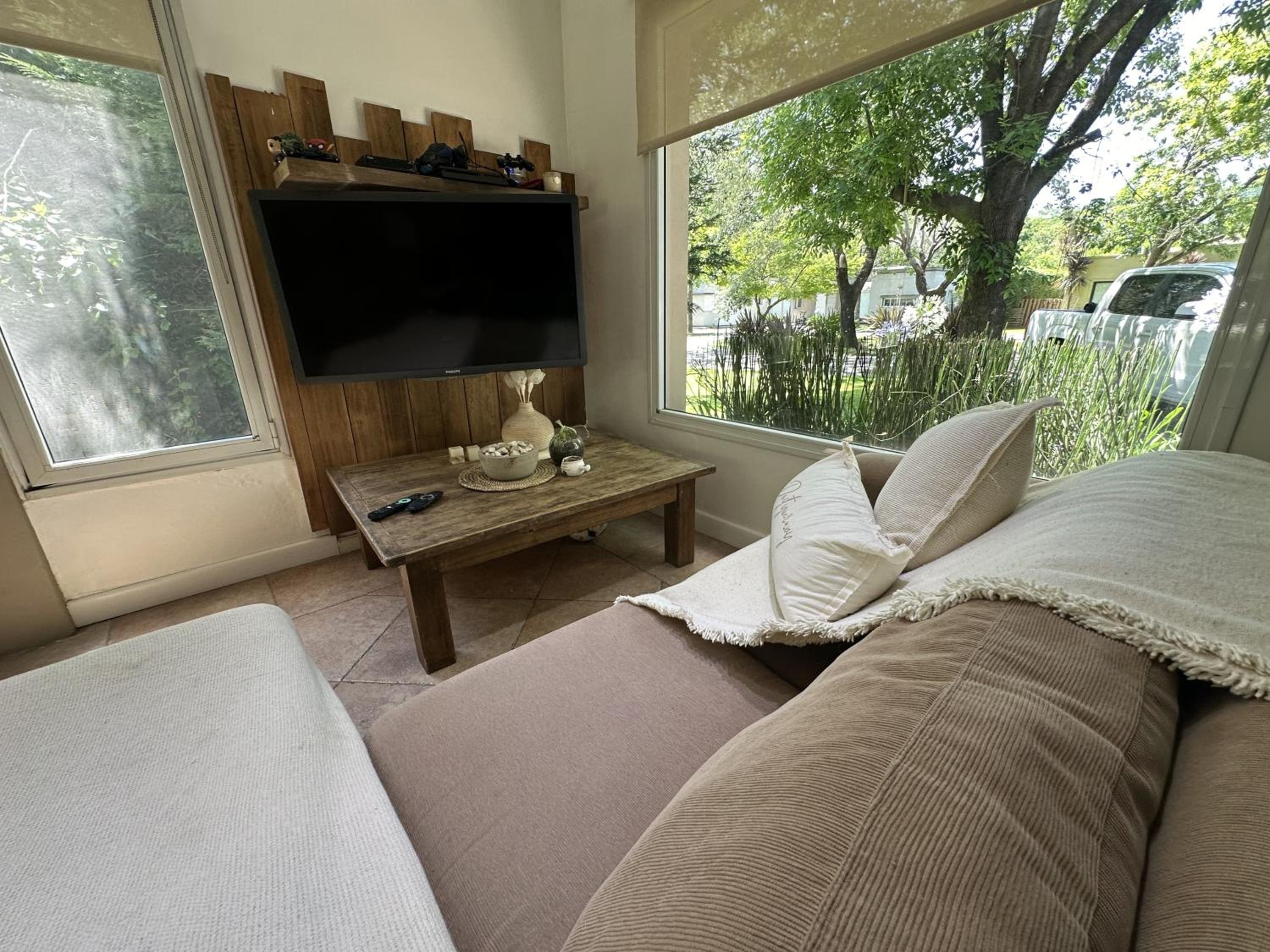 Excelente Casa en Country, Gran Parque y Piscina!