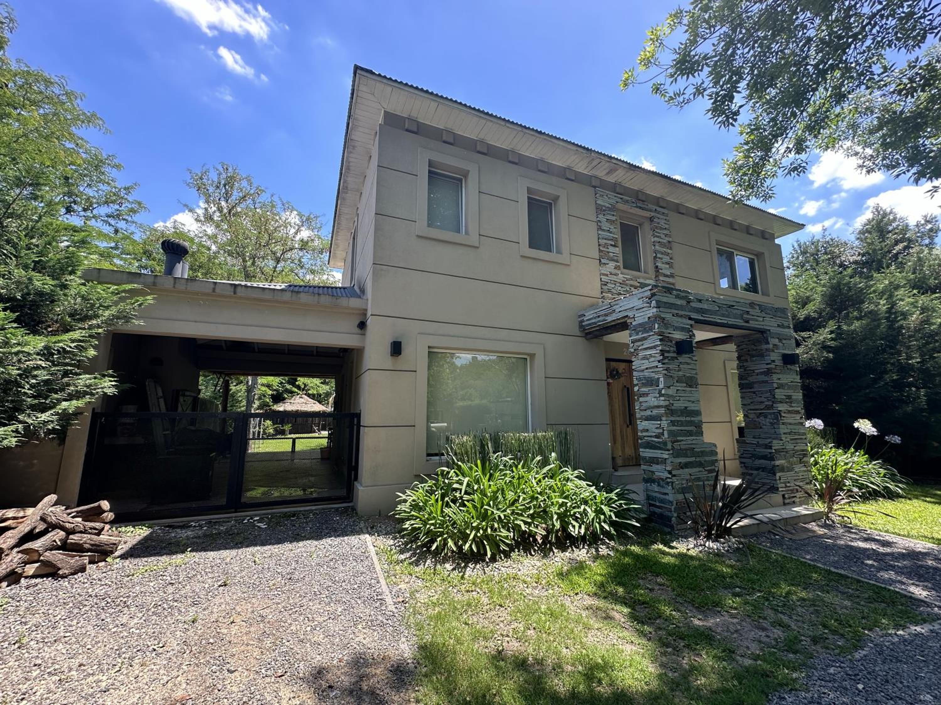 Excelente Casa en Country, Gran Parque y Piscina!