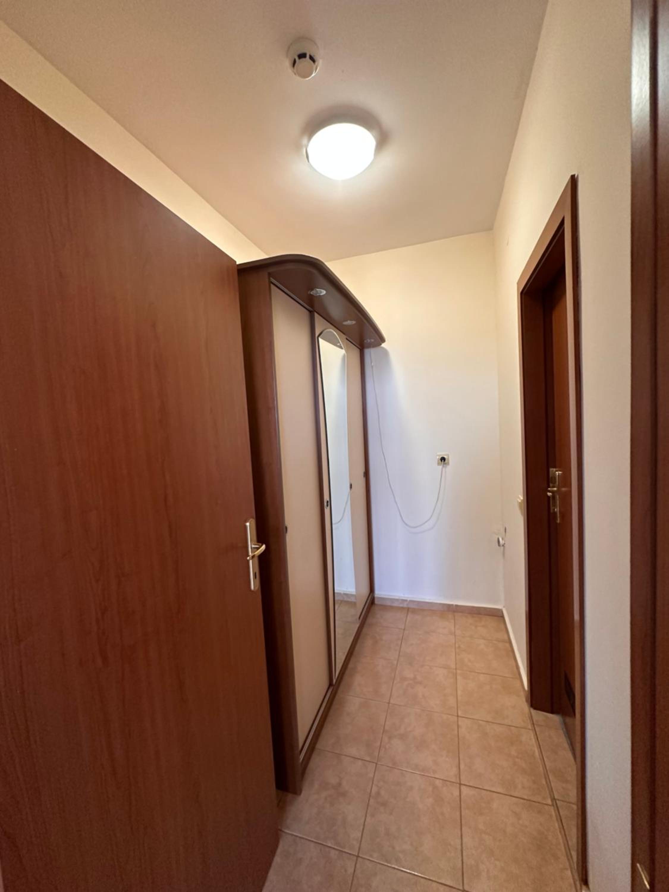 Large size apartment sleep 6 in Flora main building