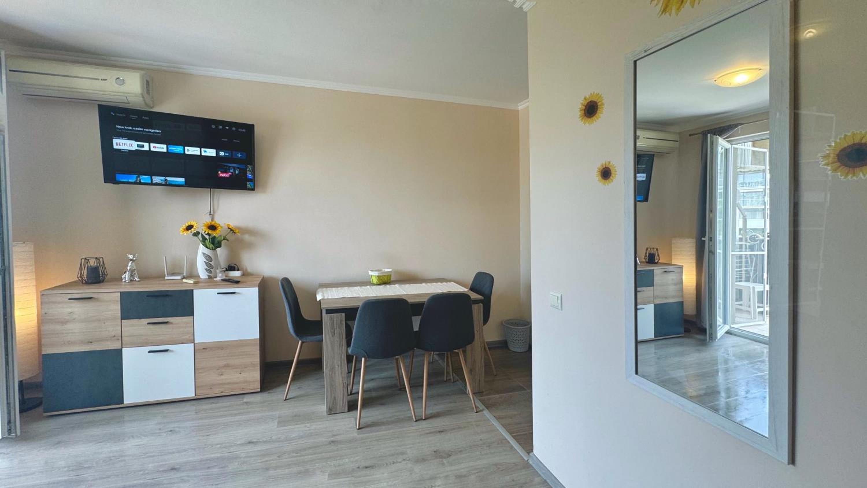 Bratanov Vip Vision Apartment view 3