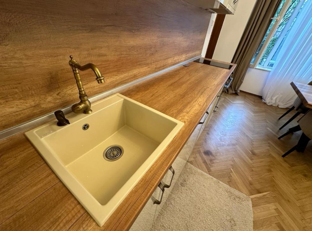 Apartament 86