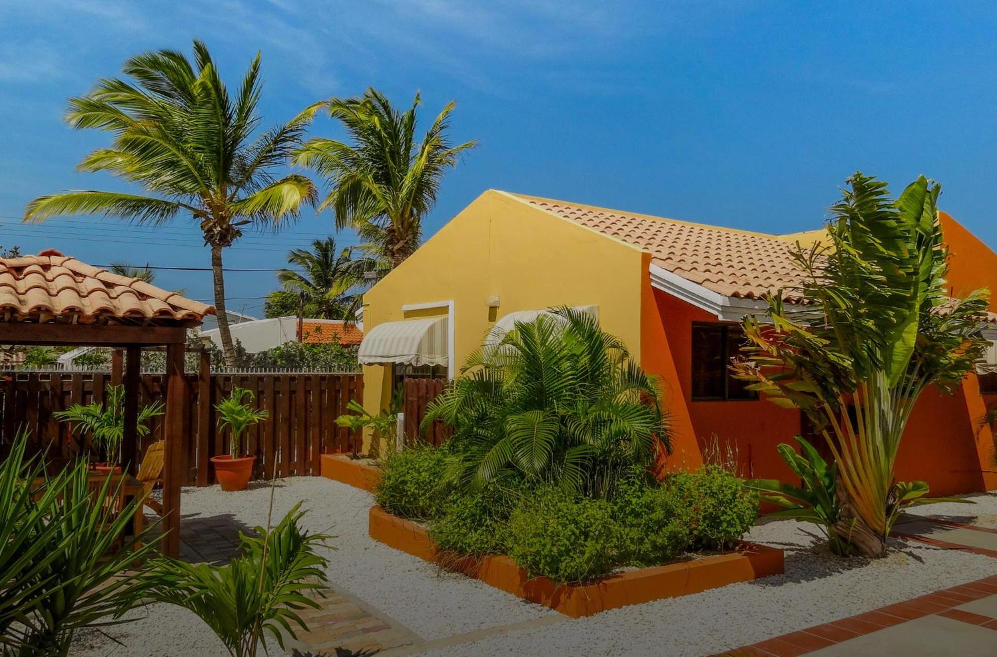 Cariñas Studio Apartments