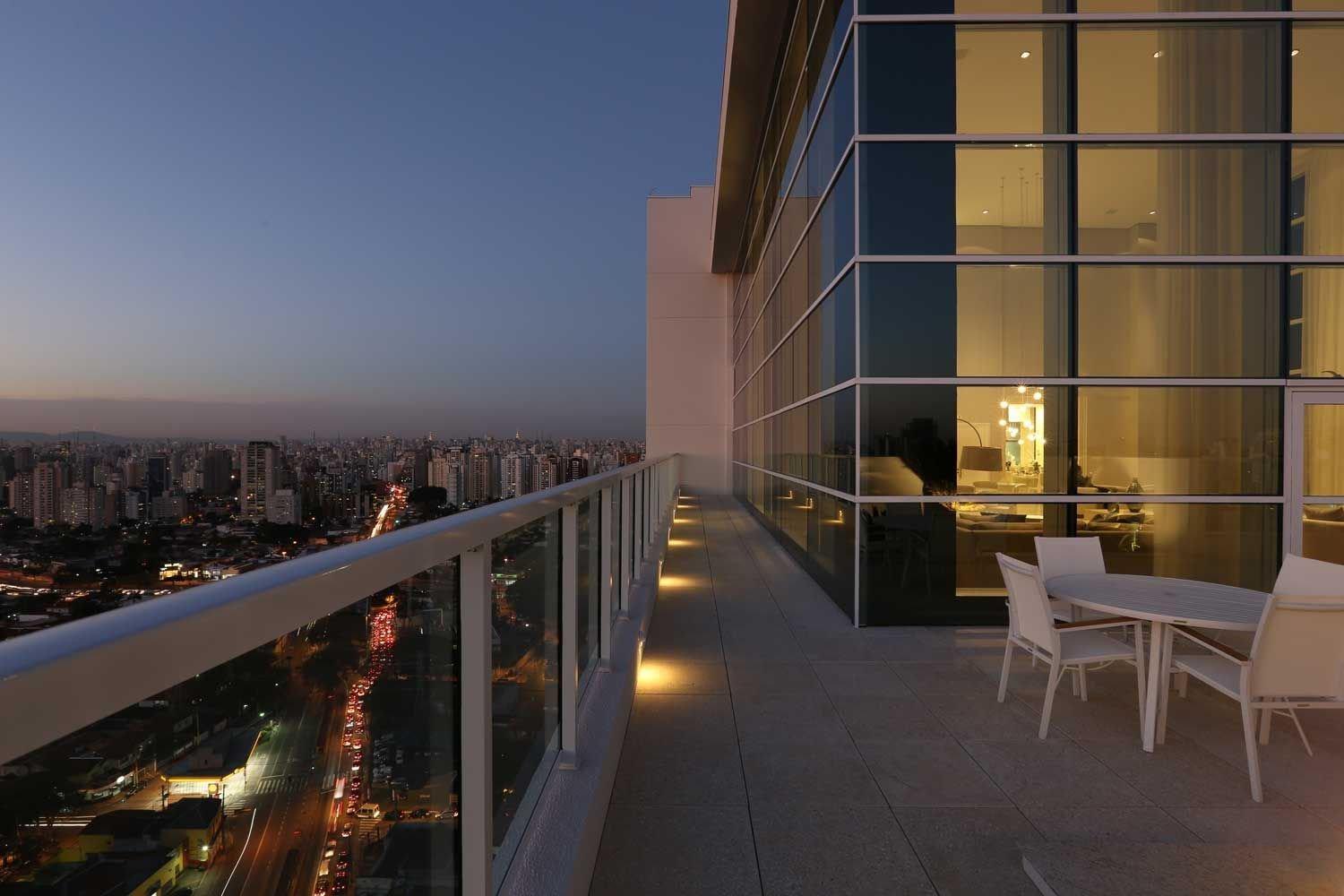 Apartamento no Brooklin p/ 4 pessoas com garagem.