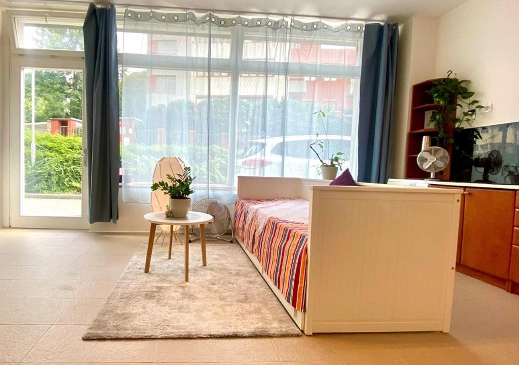Green Studio Praha 2 l Ground floor Free PARKING