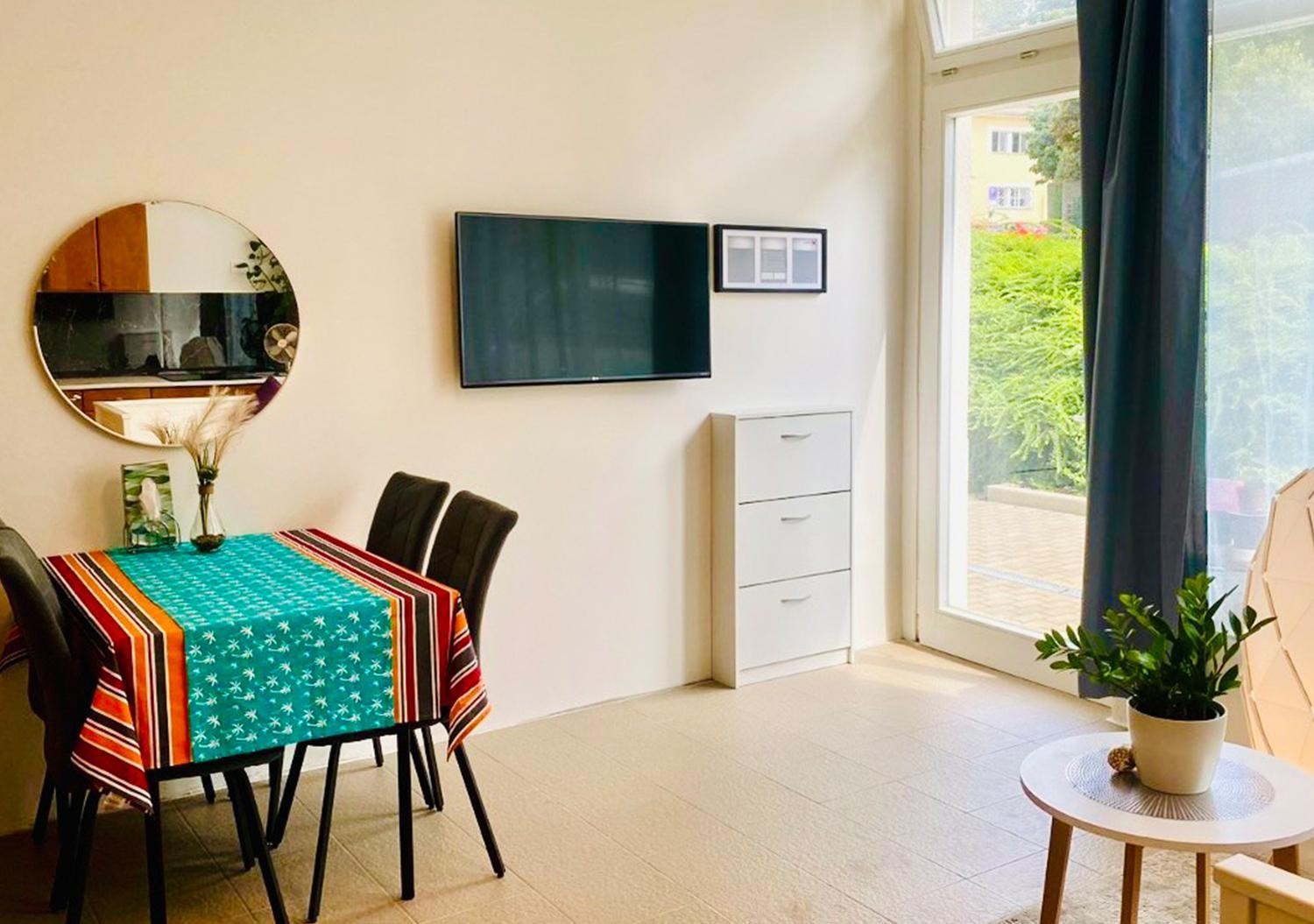 Green Studio Praha 2 l Ground floor Free PARKING