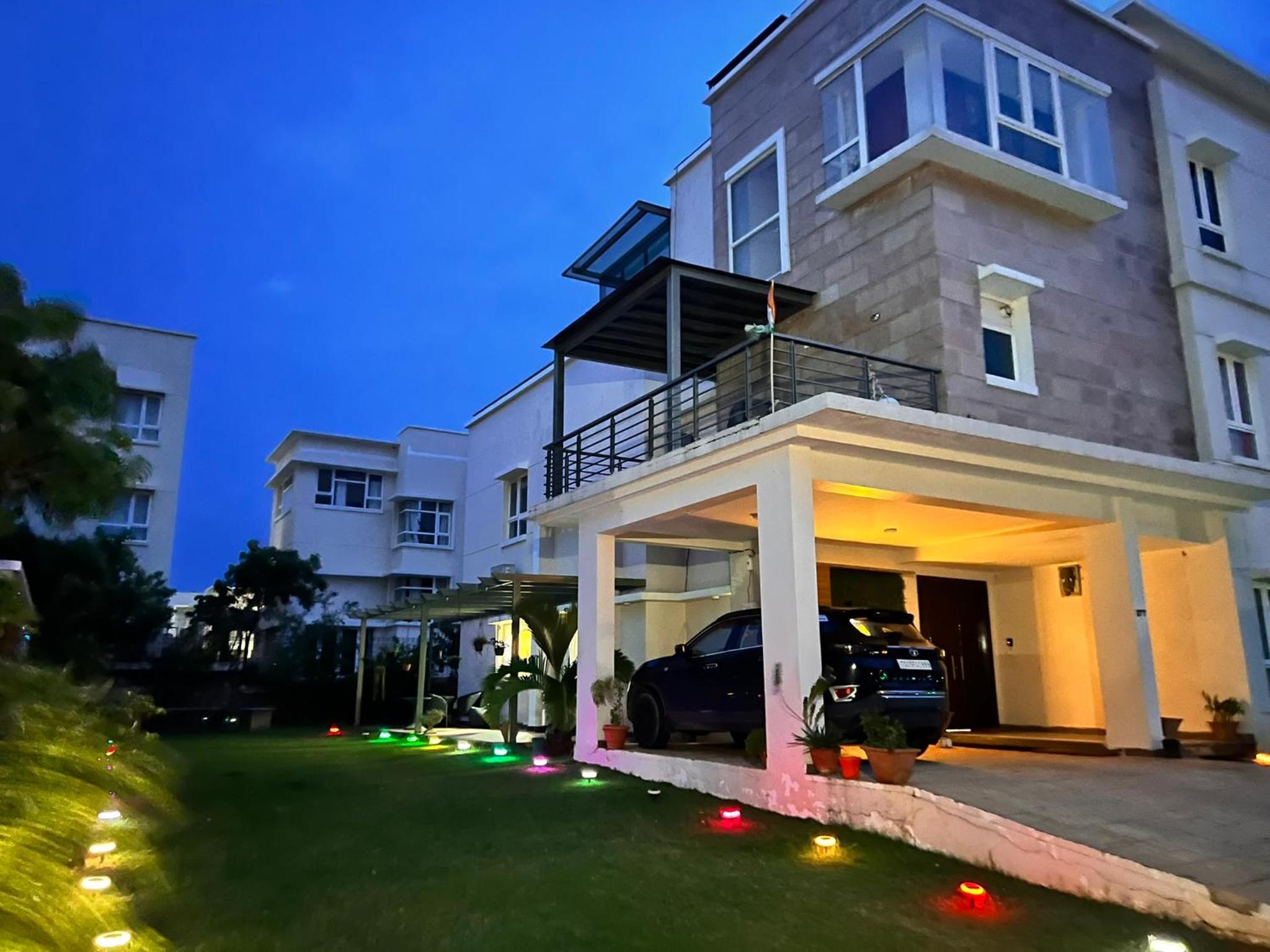 Villa With Touch Of Elegance 20min Drive Airport view 4