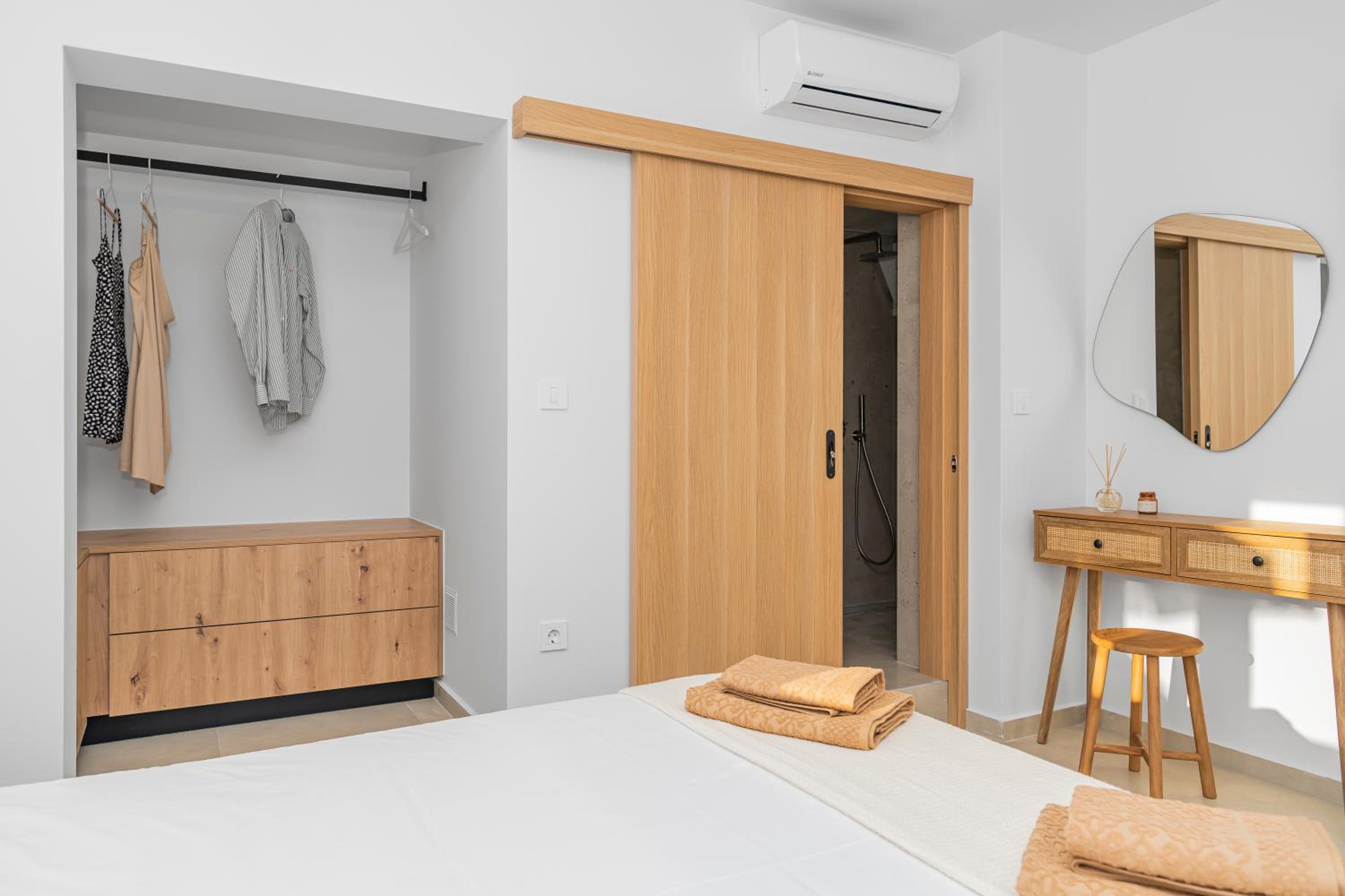 El Legado De Eirini - Modern 3BR House in Makry Gialos