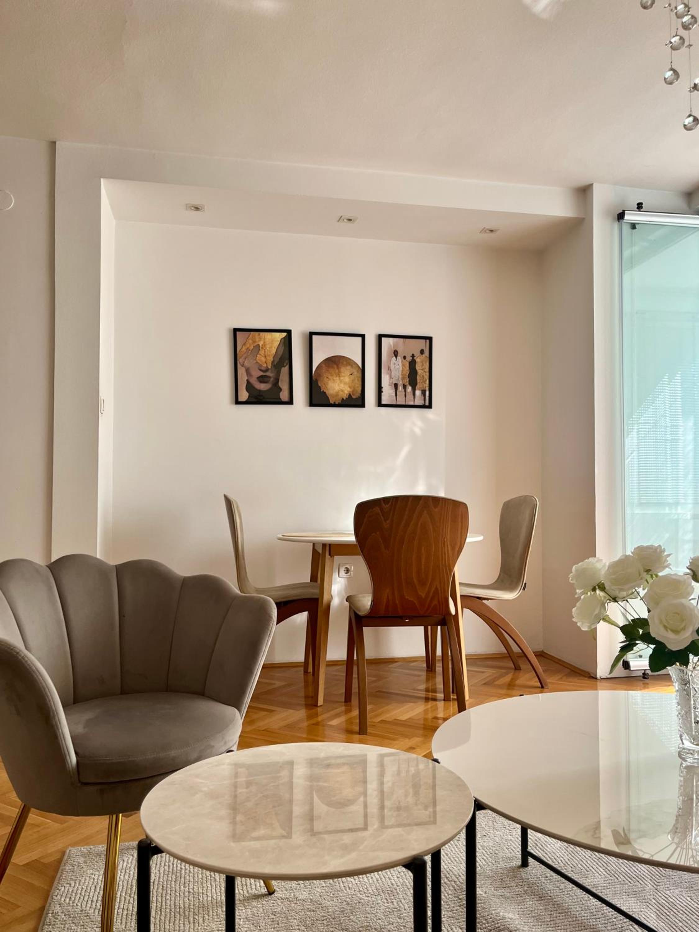 Ruby Luxury Central Apartment
