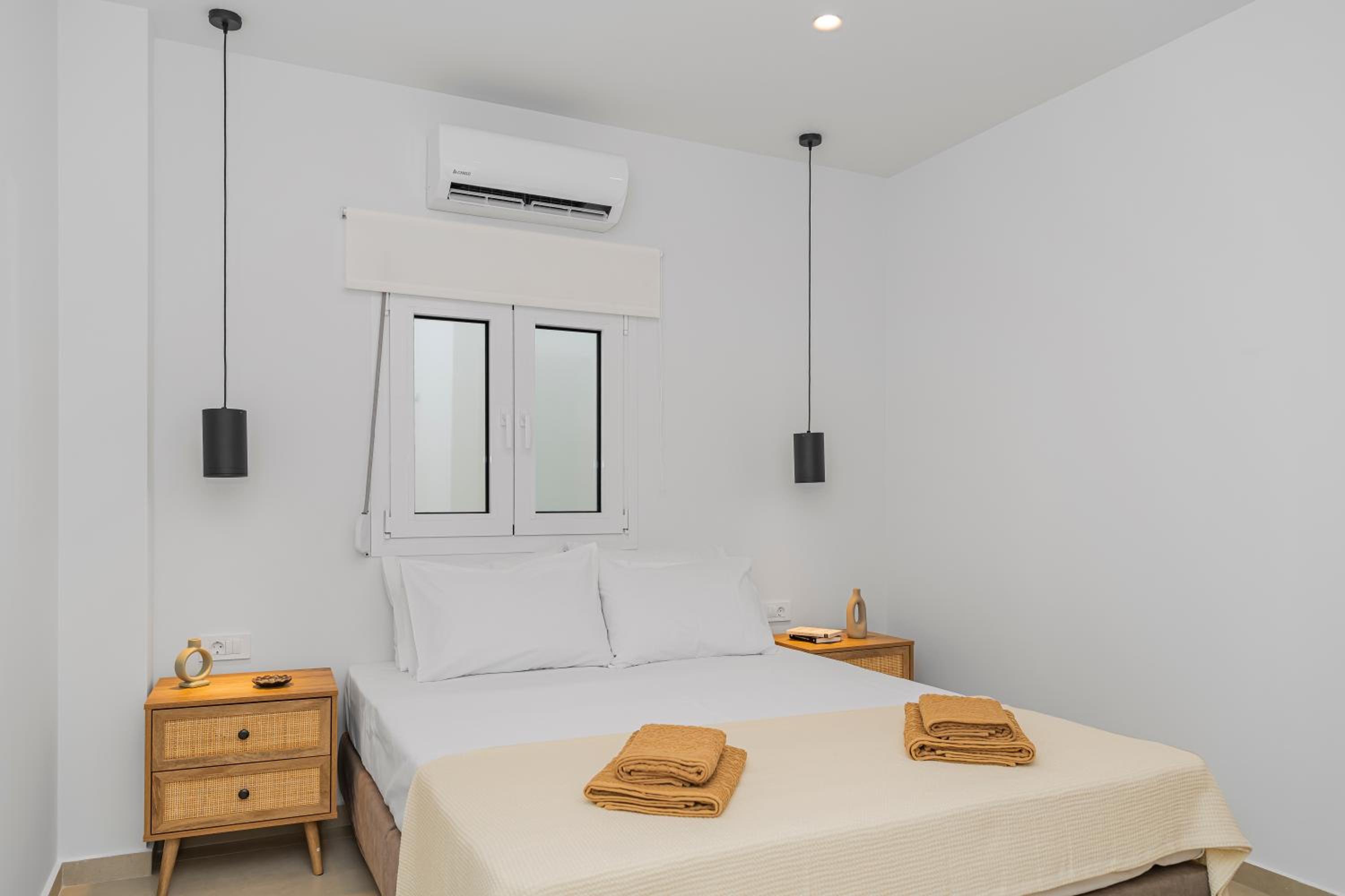 El Legado De Eirini - Modern 3BR House in Makry Gialos