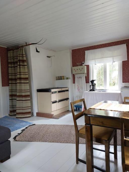 Cozy 200-Year-Old Cottage with Sauna near the Archipelago Trail view 5